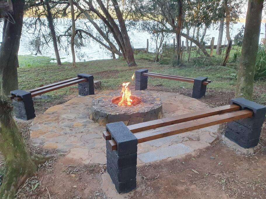 Cabana de frente lago