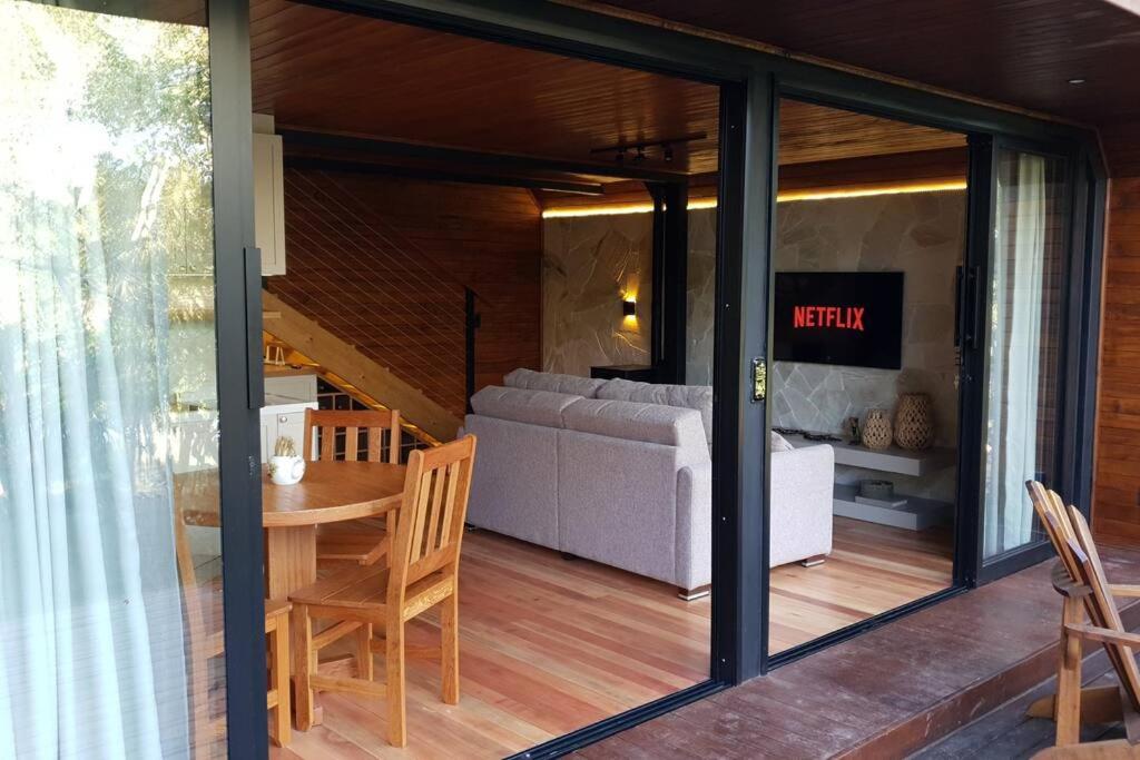 Cabana de frente lago