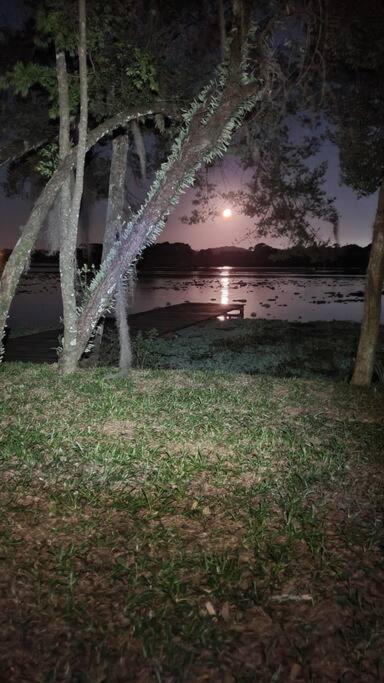 Cabana de frente lago