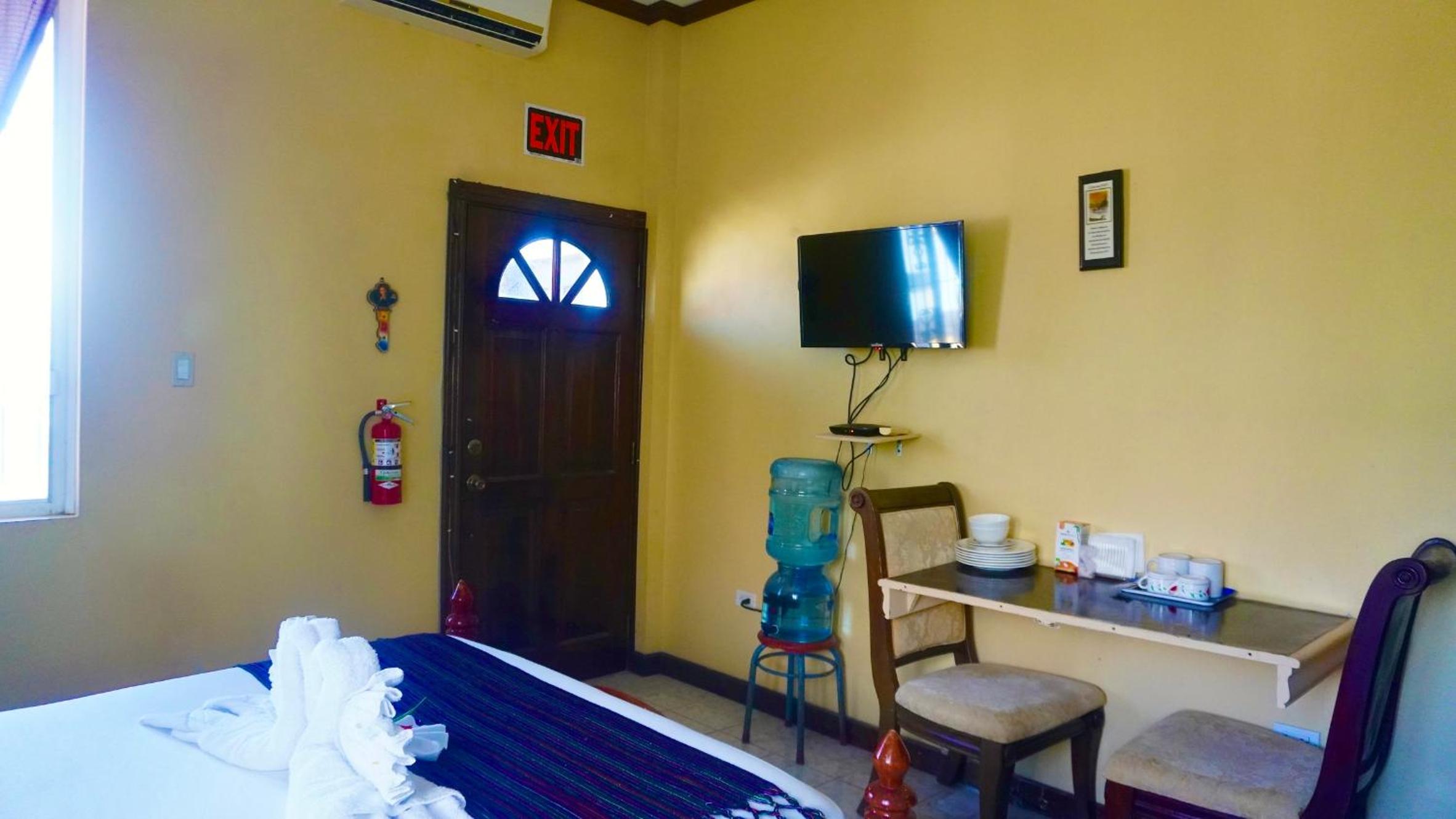 See Belize TRANQUIL Sea View Studio with Balcony & Infinity Pool