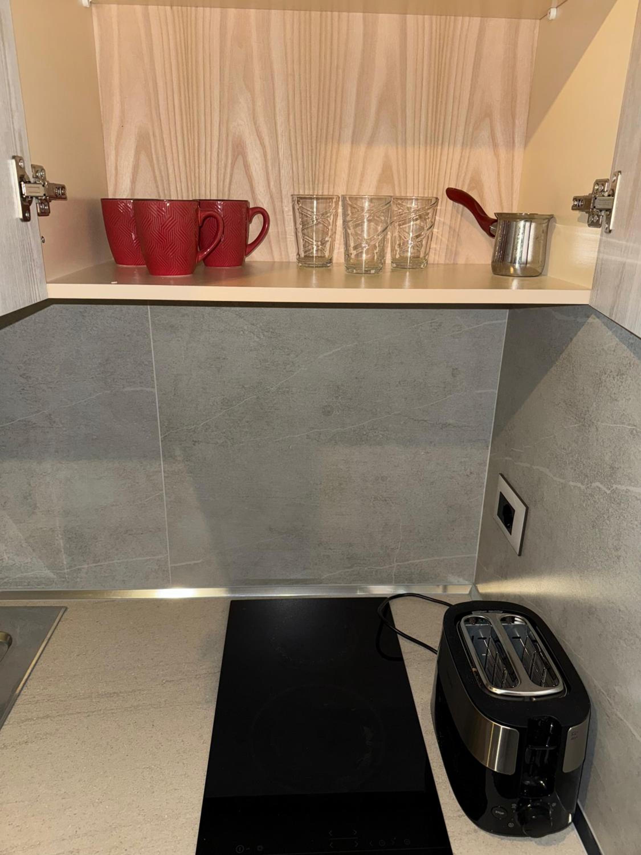 STAY-FIVE Modern Central Studios Self Check-in & Fast Wi-Fi
