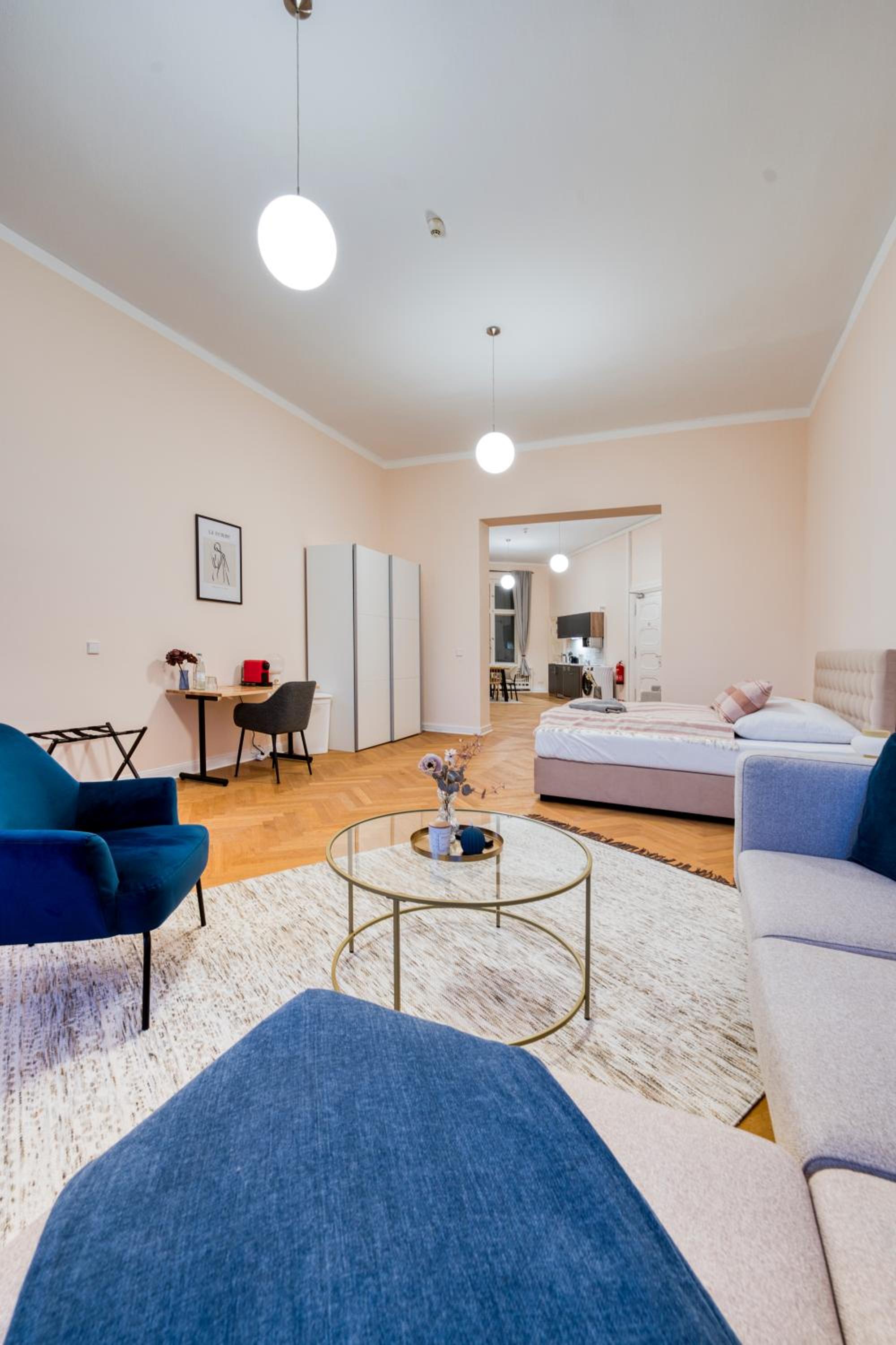 Jomi Stays - Privates Apartment beim Ku'damm