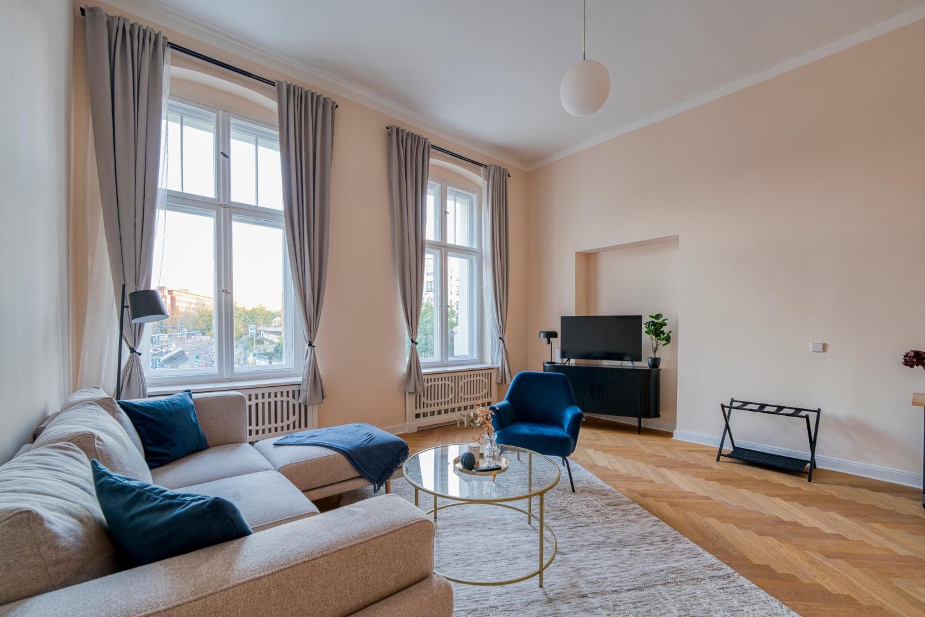 Jomi Stays - Privates Apartment beim Ku'damm