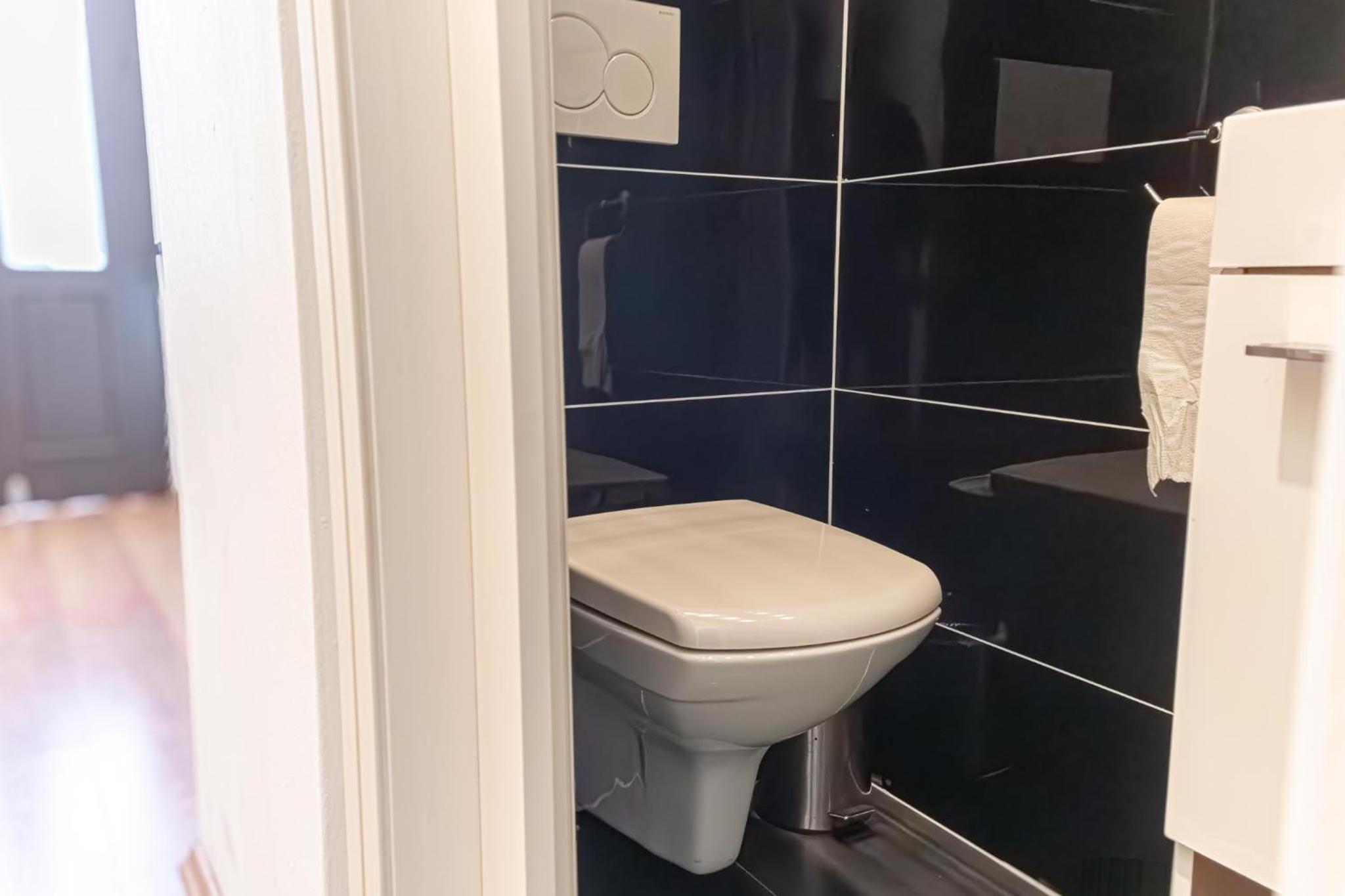 Comfortable 1BR Apt In Perfect Location