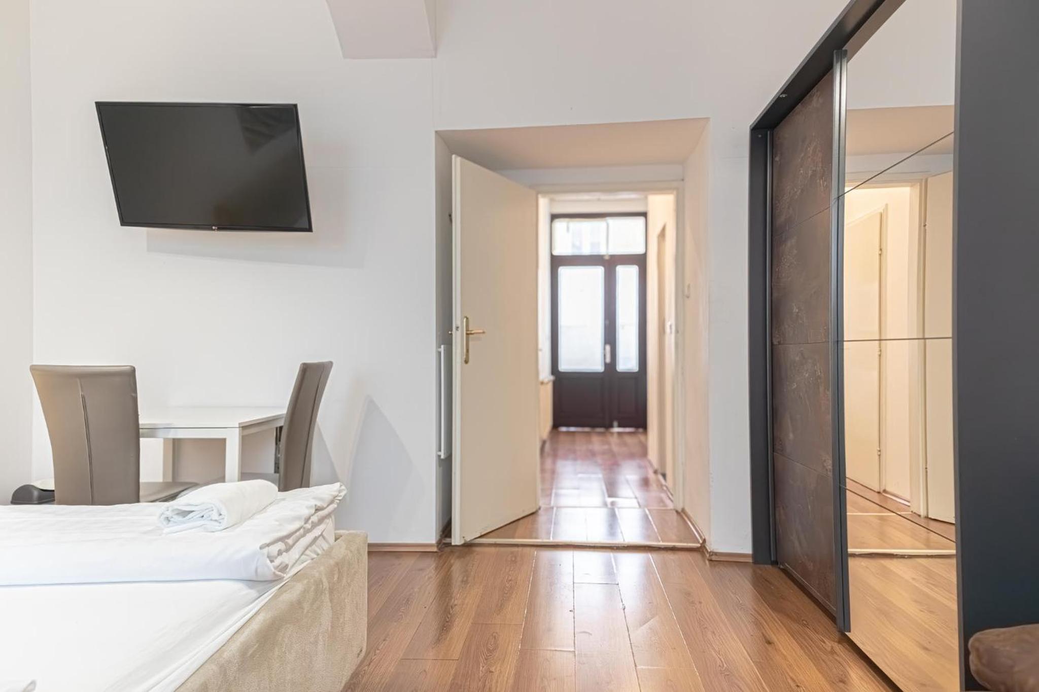 Comfortable 1BR Apt In Perfect Location