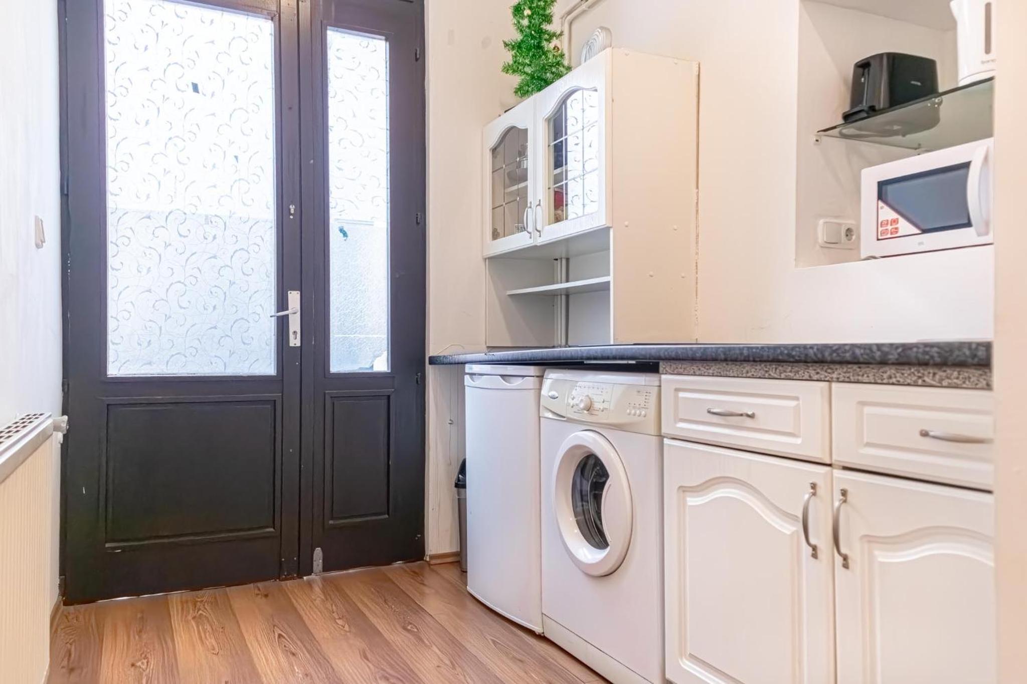 Comfortable 1BR Apt In Perfect Location