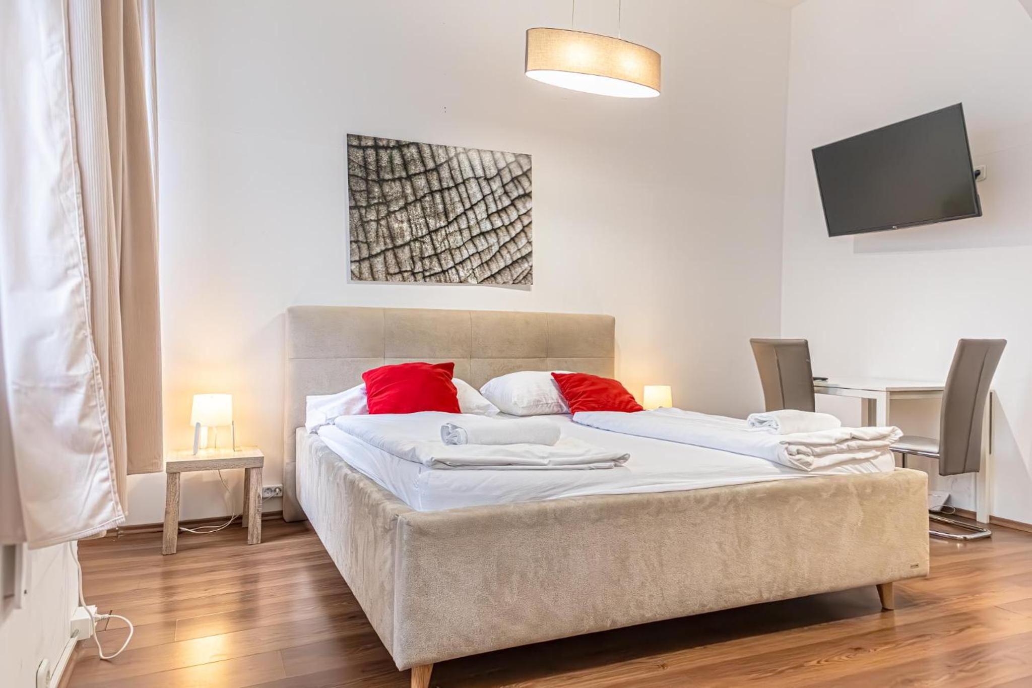 Comfortable 1BR Apt In Perfect Location