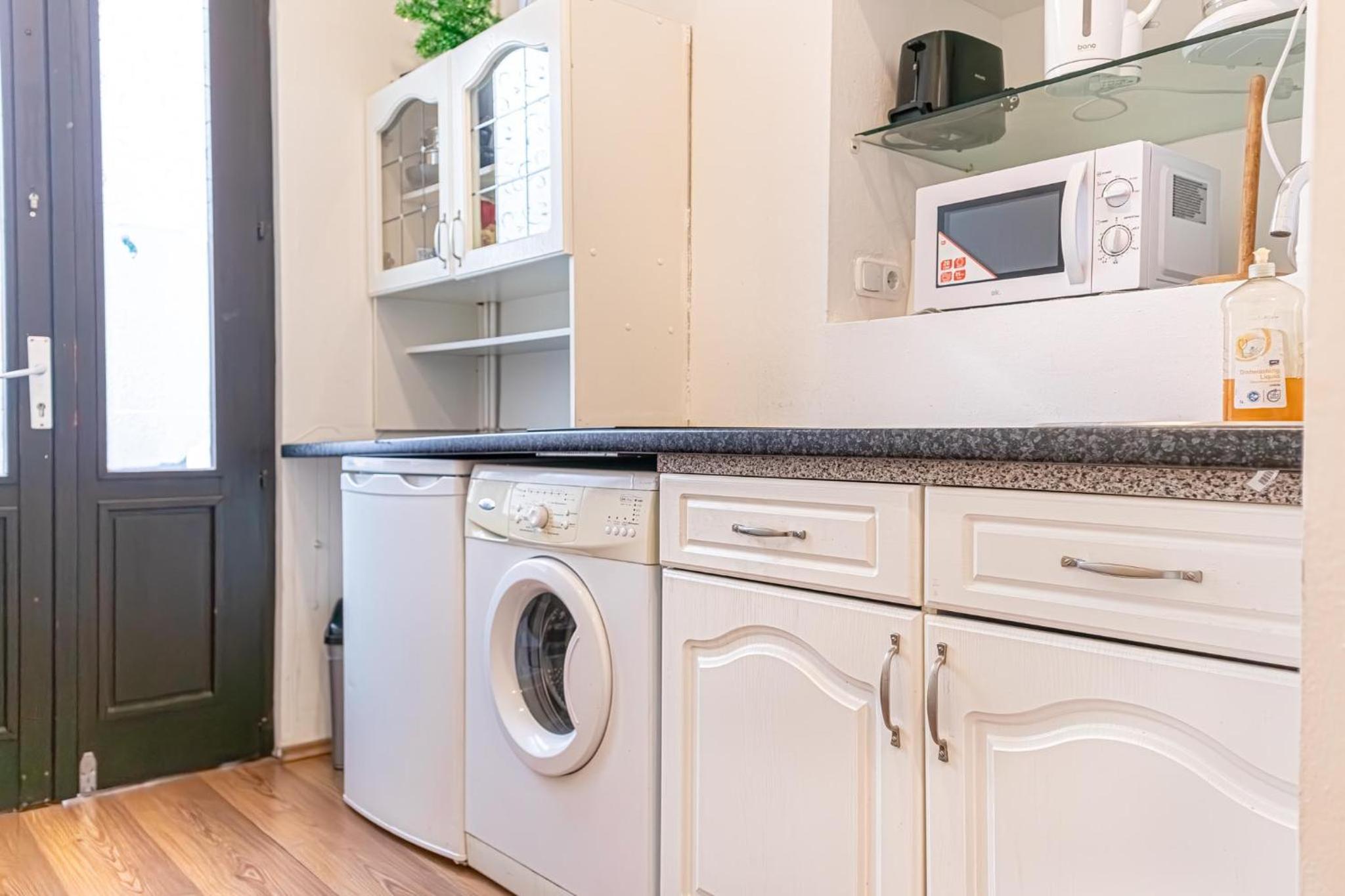 Comfortable 1BR Apt In Perfect Location