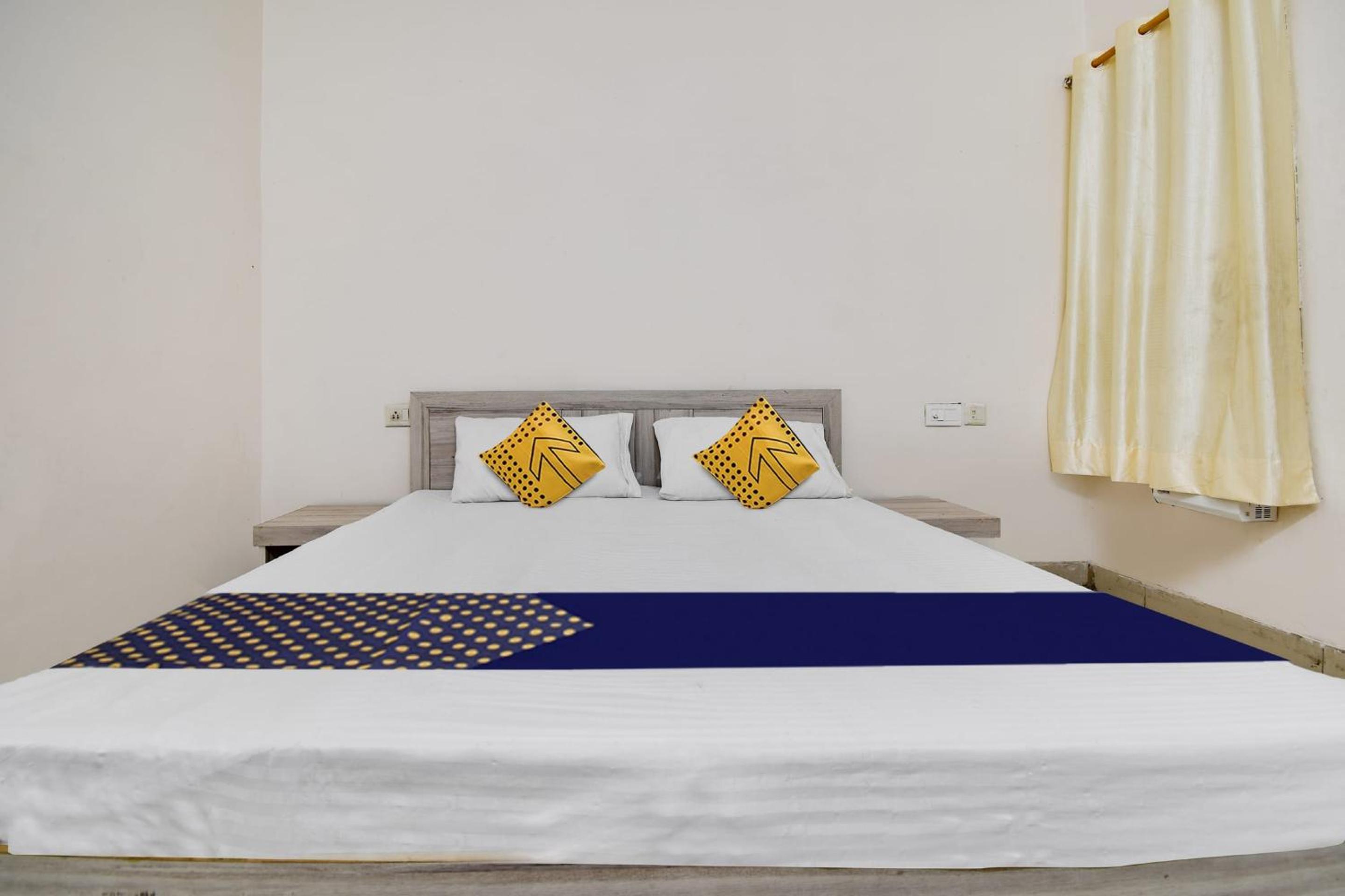 Hotel O Crown Plaza