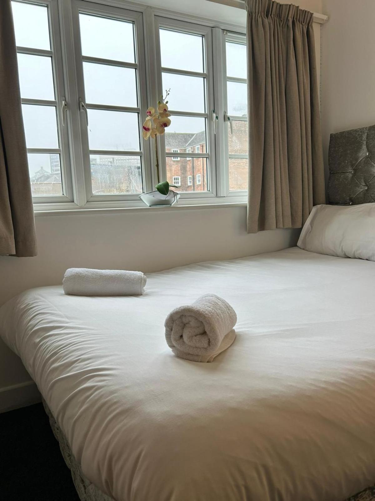 Nottingham City Centre Cosy Stays 2 Bedroom Apartment view 5