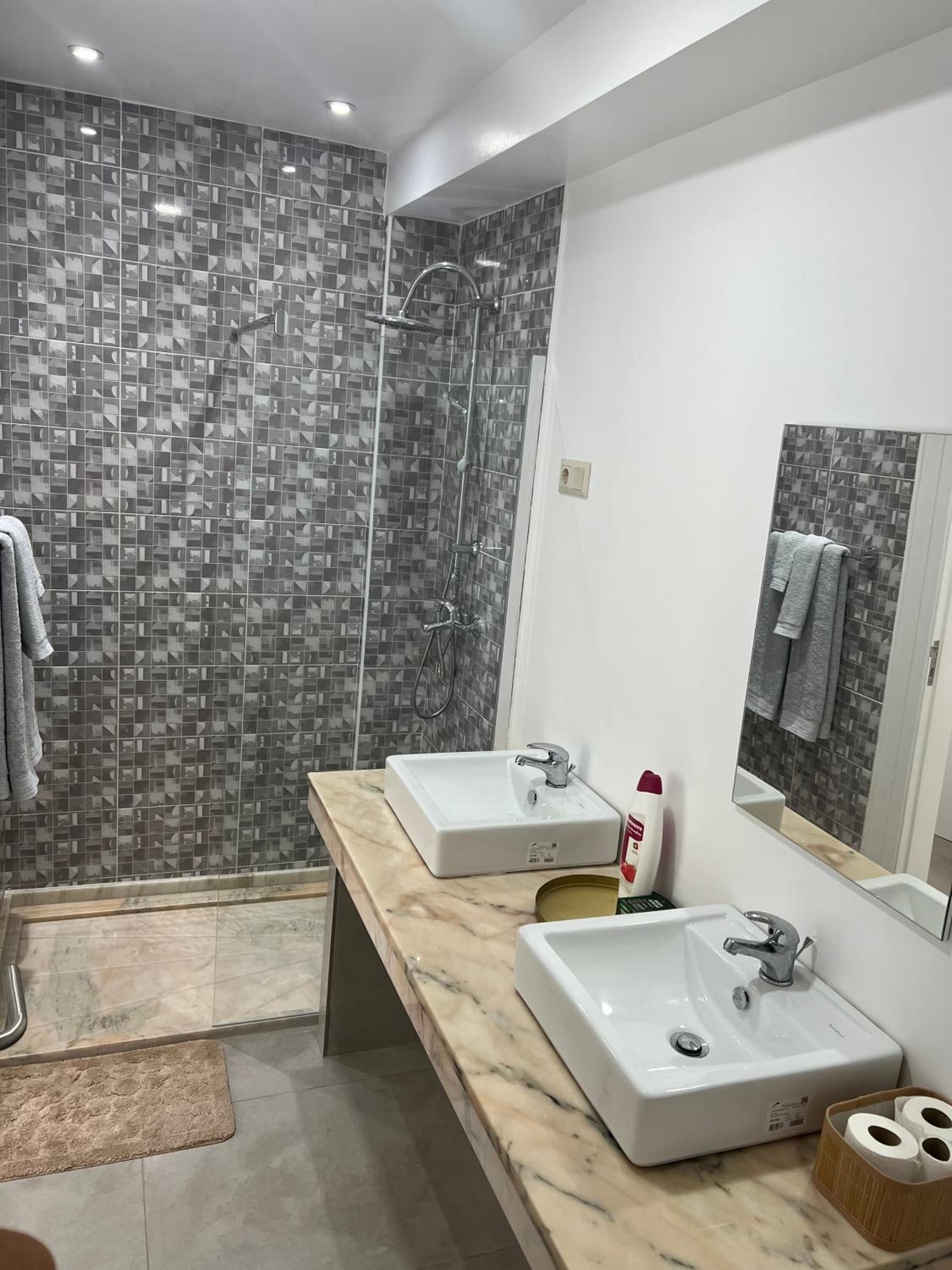 Apartamentos Baia Marginal 1