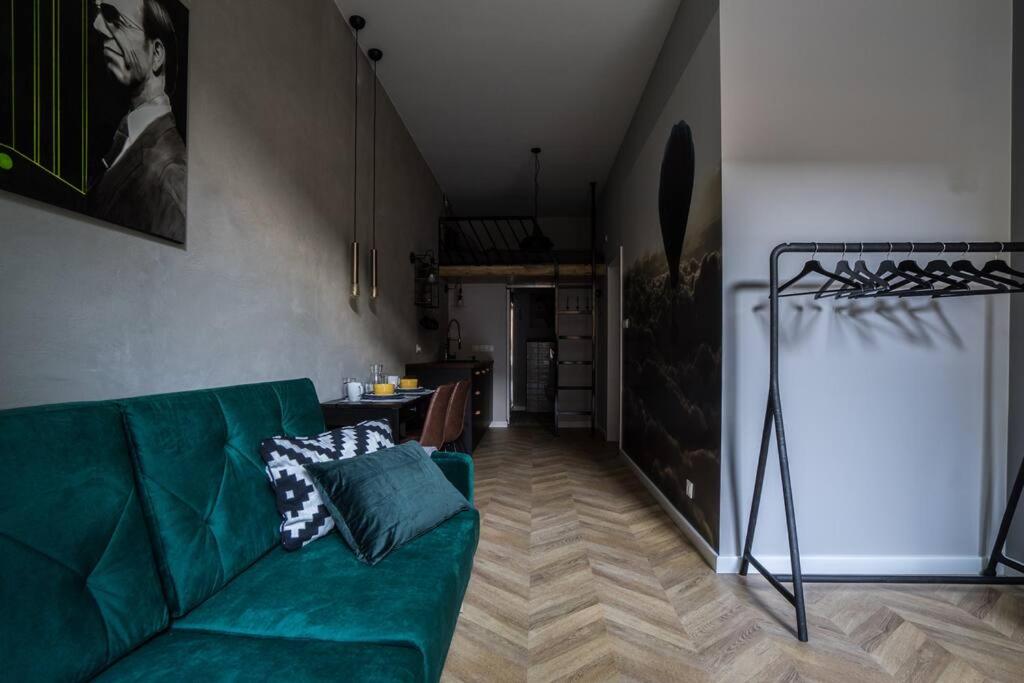 Golden Apartments in Warsaw - Stylish and Cozy Studio - Ząbkowska A