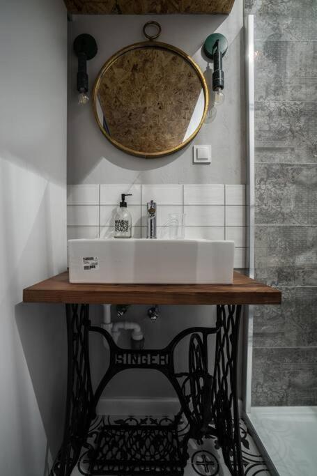 Golden Apartments in Warsaw - Stylish and Cozy Studio - Ząbkowska A