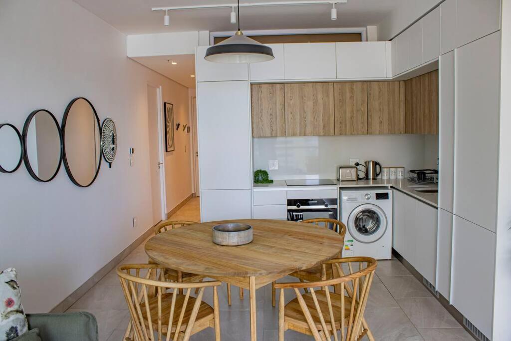 Stylish Apartment - Iconic Views