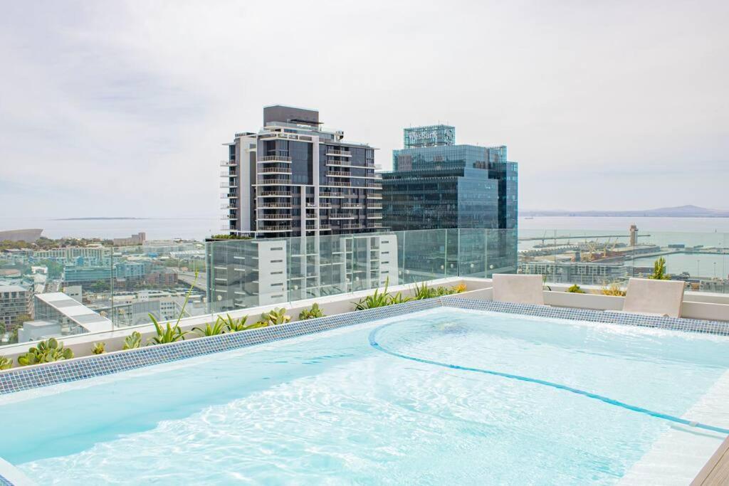 Stylish Apartment - Iconic Views