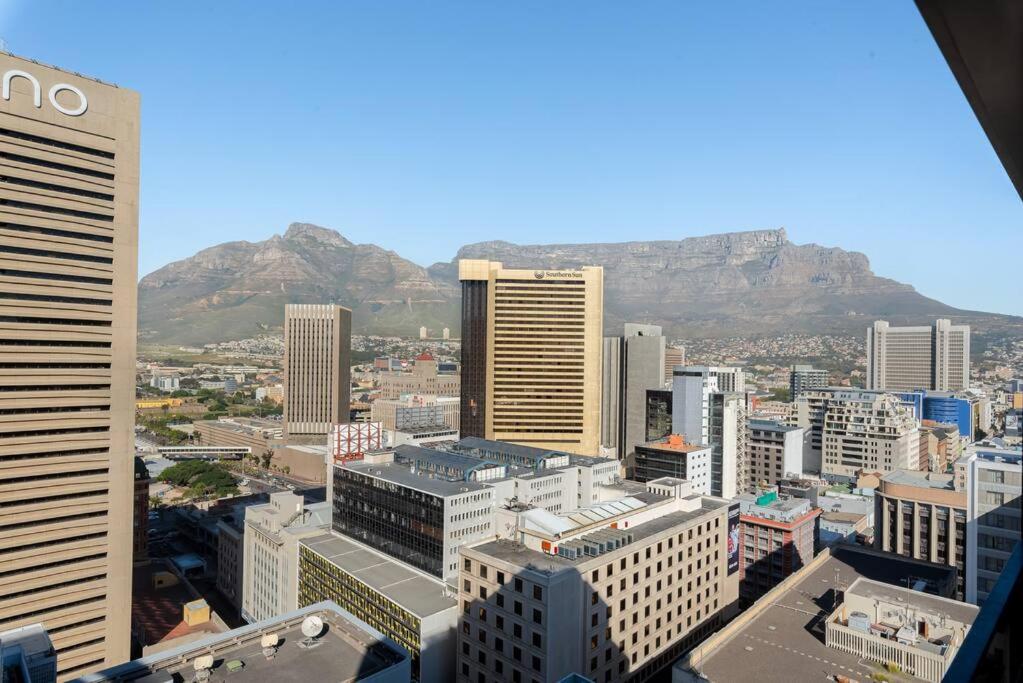 Stylish Apartment - Iconic Views