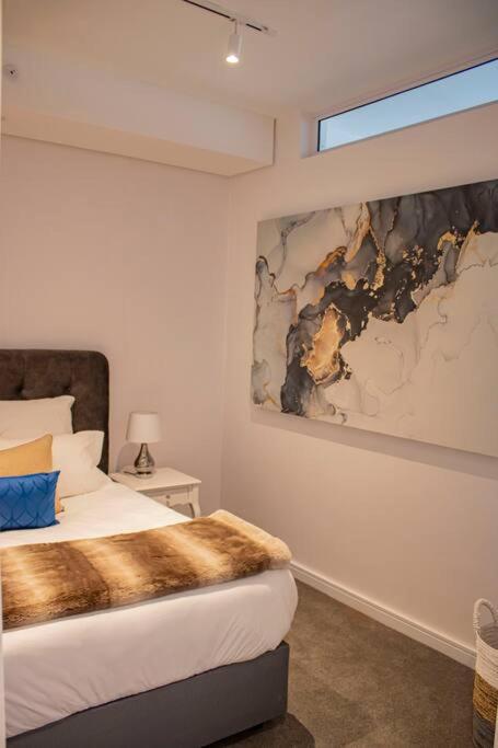 Stylish Apartment - Iconic Views