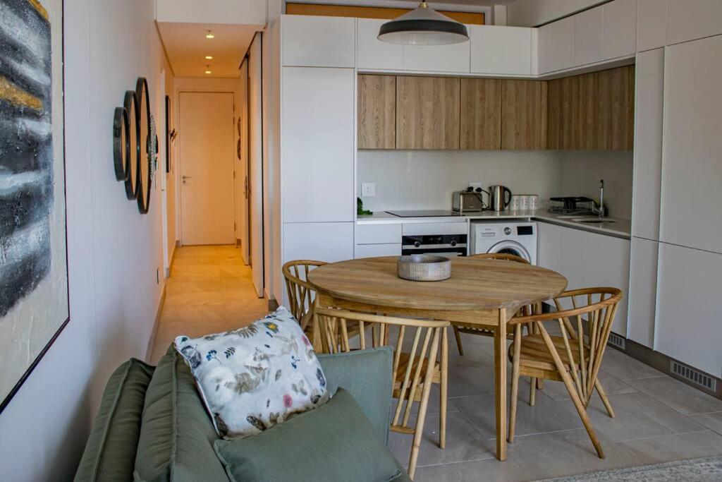 Stylish Apartment - Iconic Views