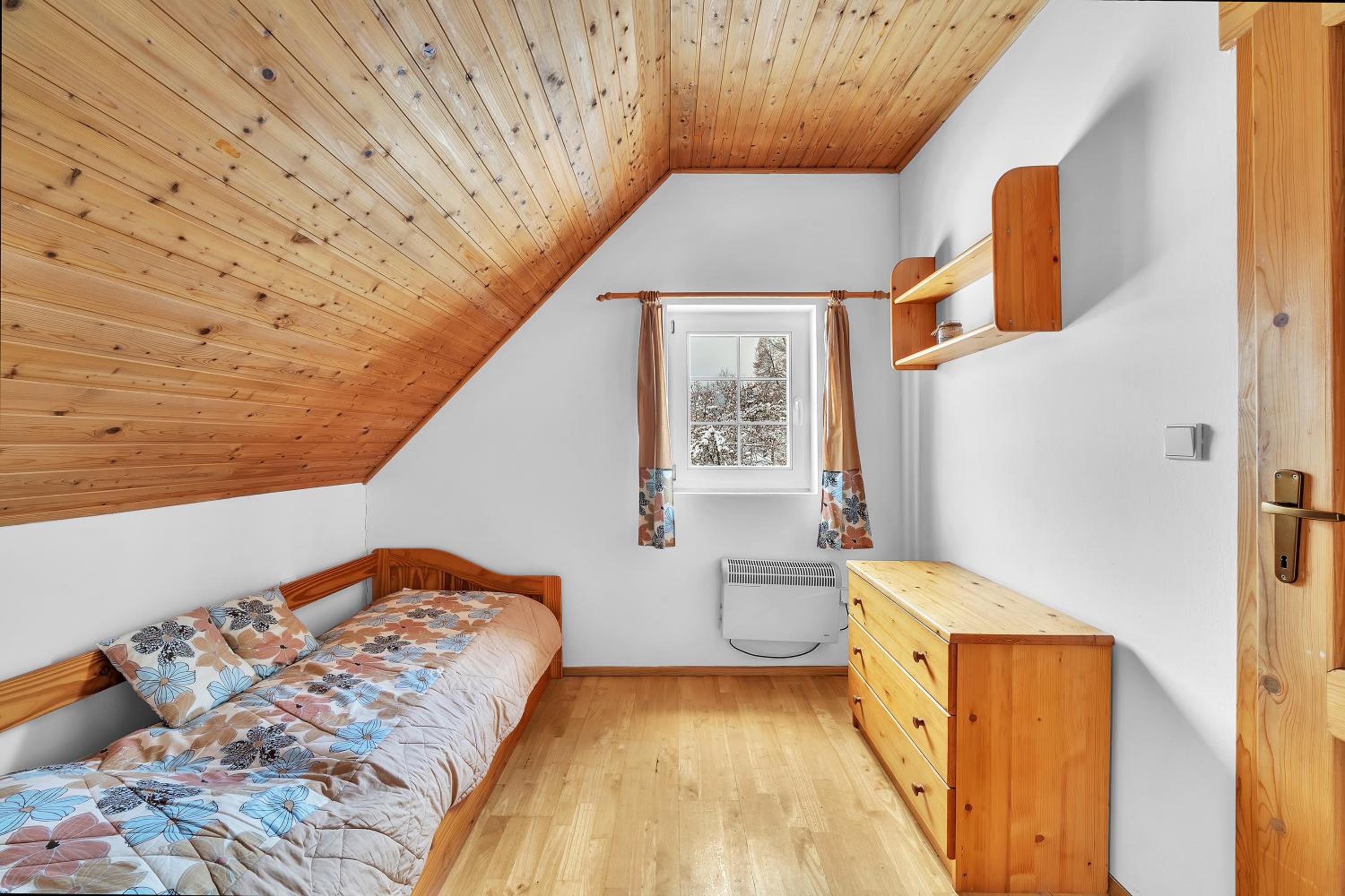 Modern chalet Na Zlatníku view 3