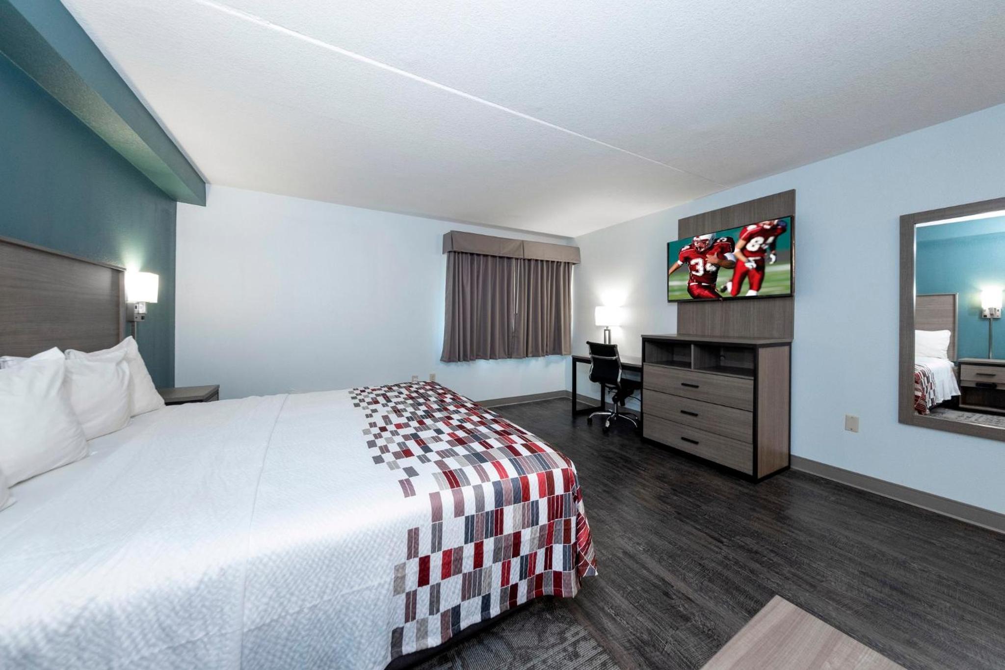 Red Roof Inn  Suites Wilmington - New Castle - Property Image 9
