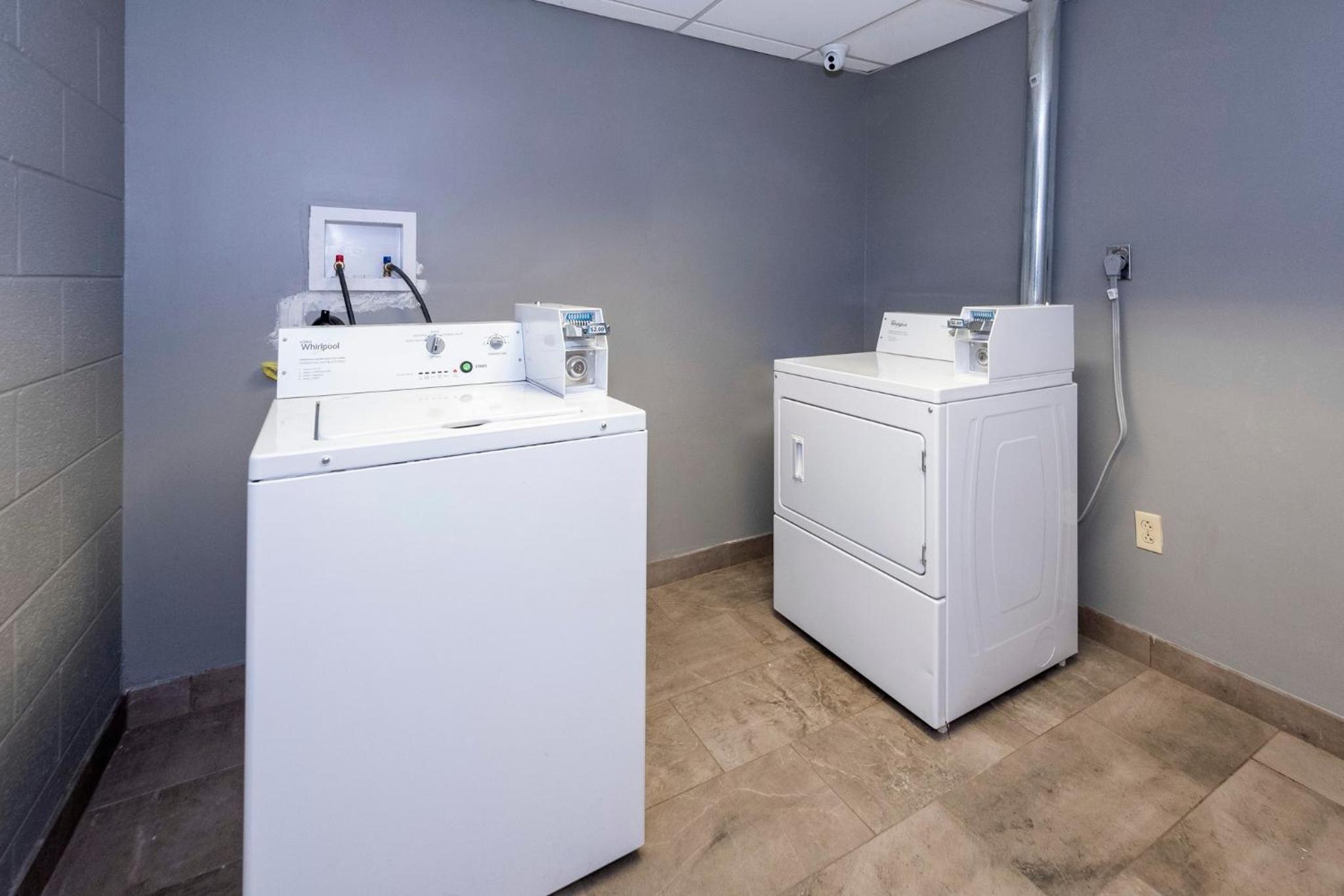 Red Roof Inn  Suites Wilmington - New Castle - Property Image 1