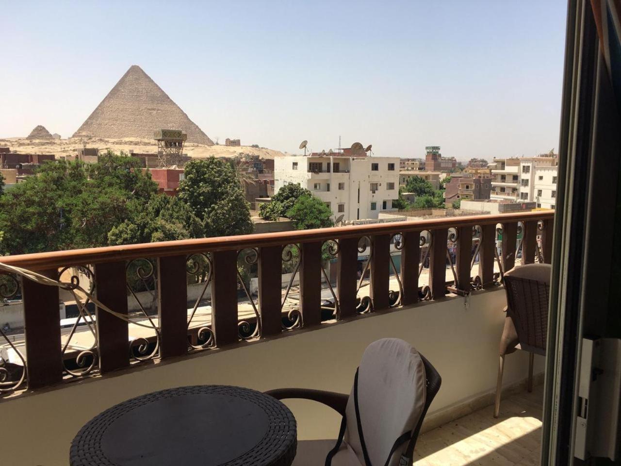 El Aida pyramid view inn