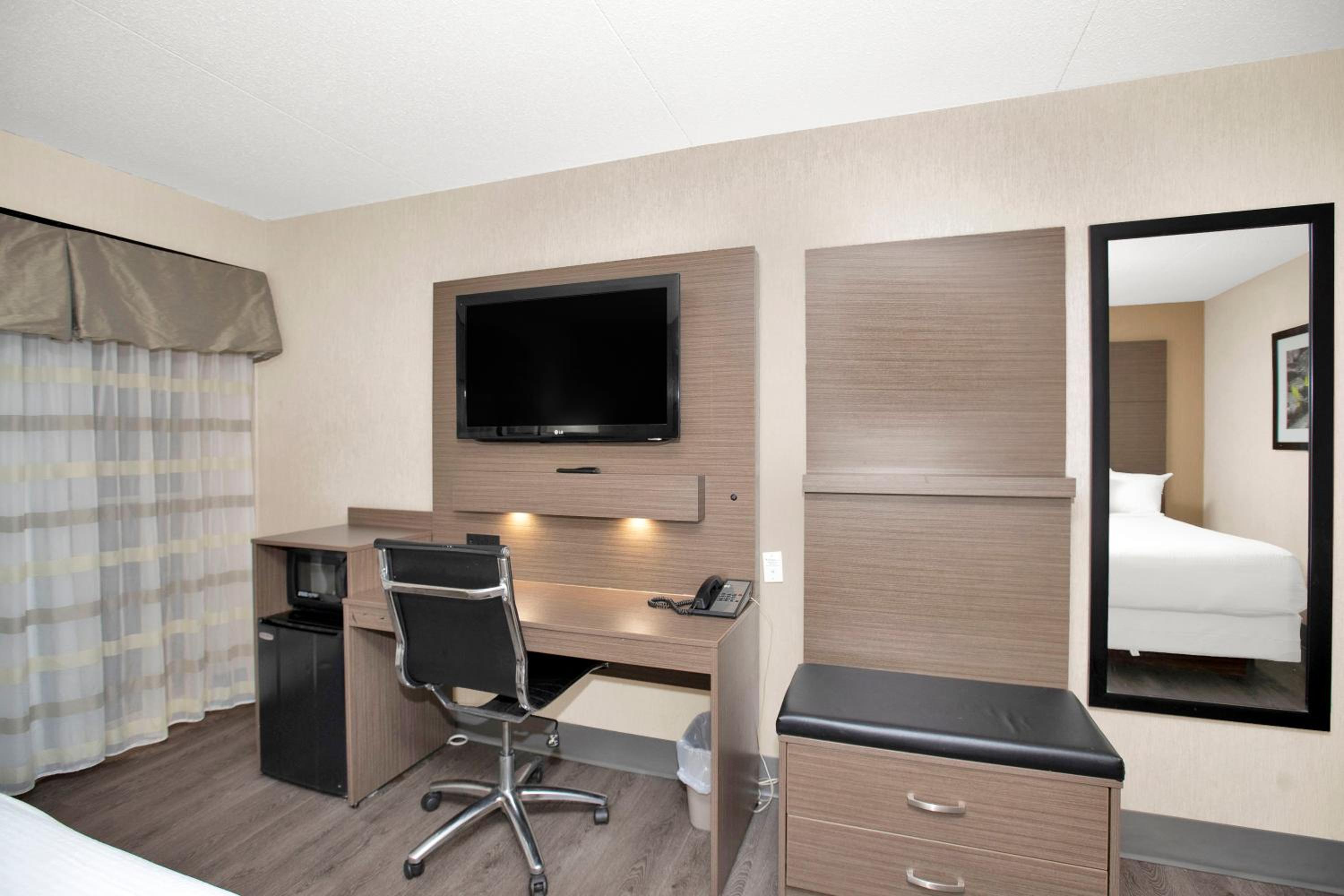 Thunder Bay Vacations - Superior Inn Hotel and Conference Centre Thunder Bay - Property Image 60