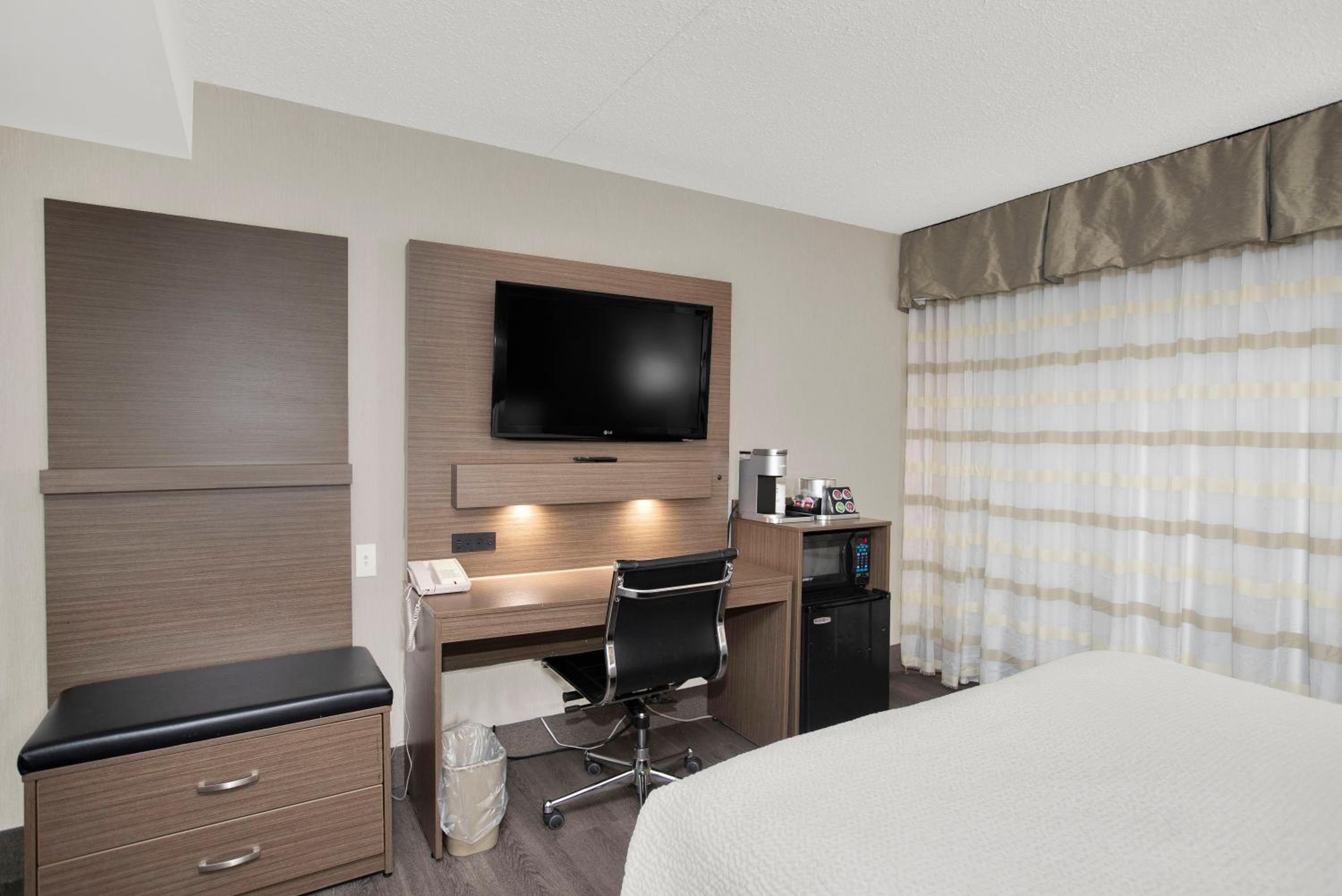 Thunder Bay Vacations - Superior Inn Hotel and Conference Centre Thunder Bay - Property Image 62