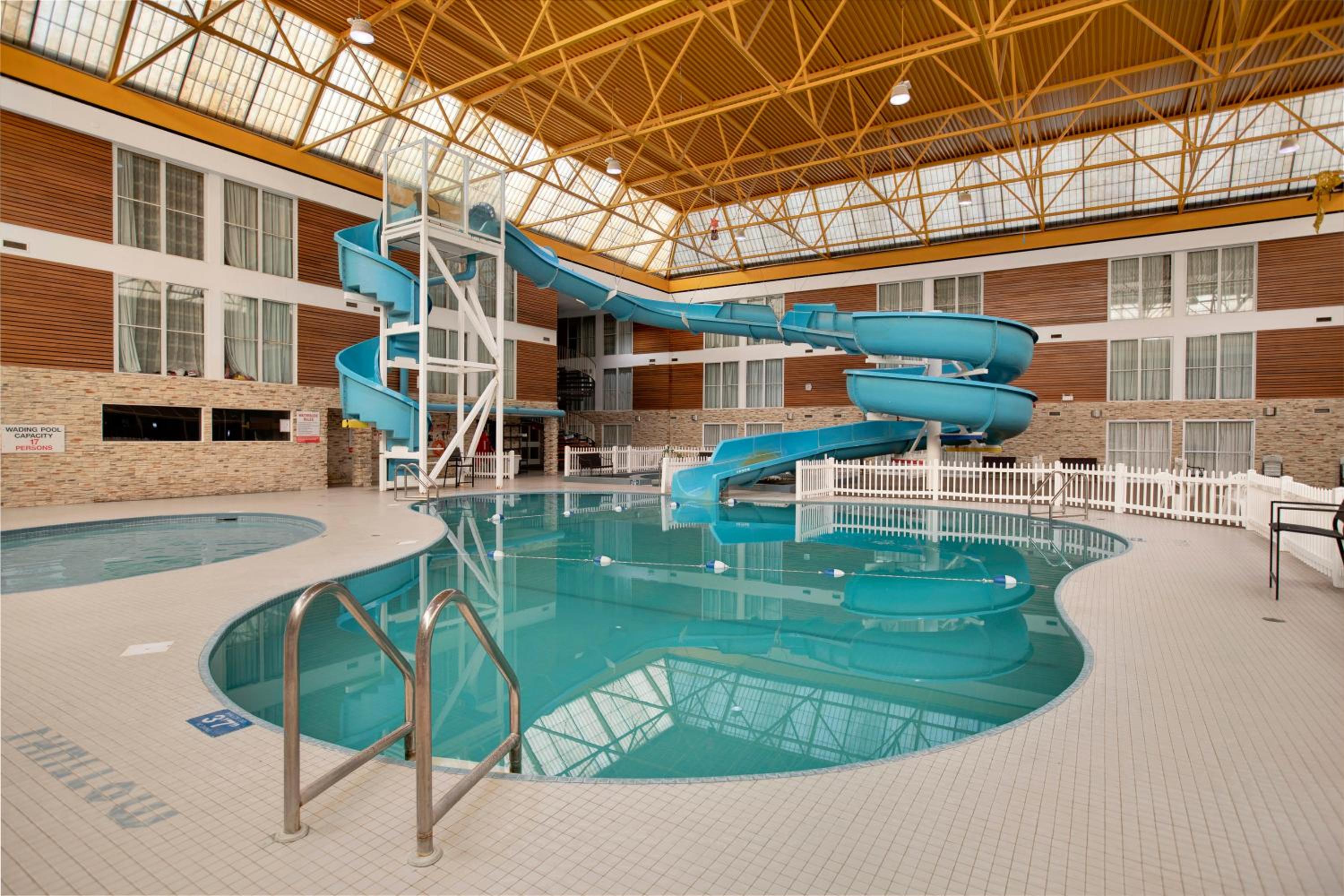 Thunder Bay Vacations - Superior Inn Hotel and Conference Centre Thunder Bay - Property Image 6
