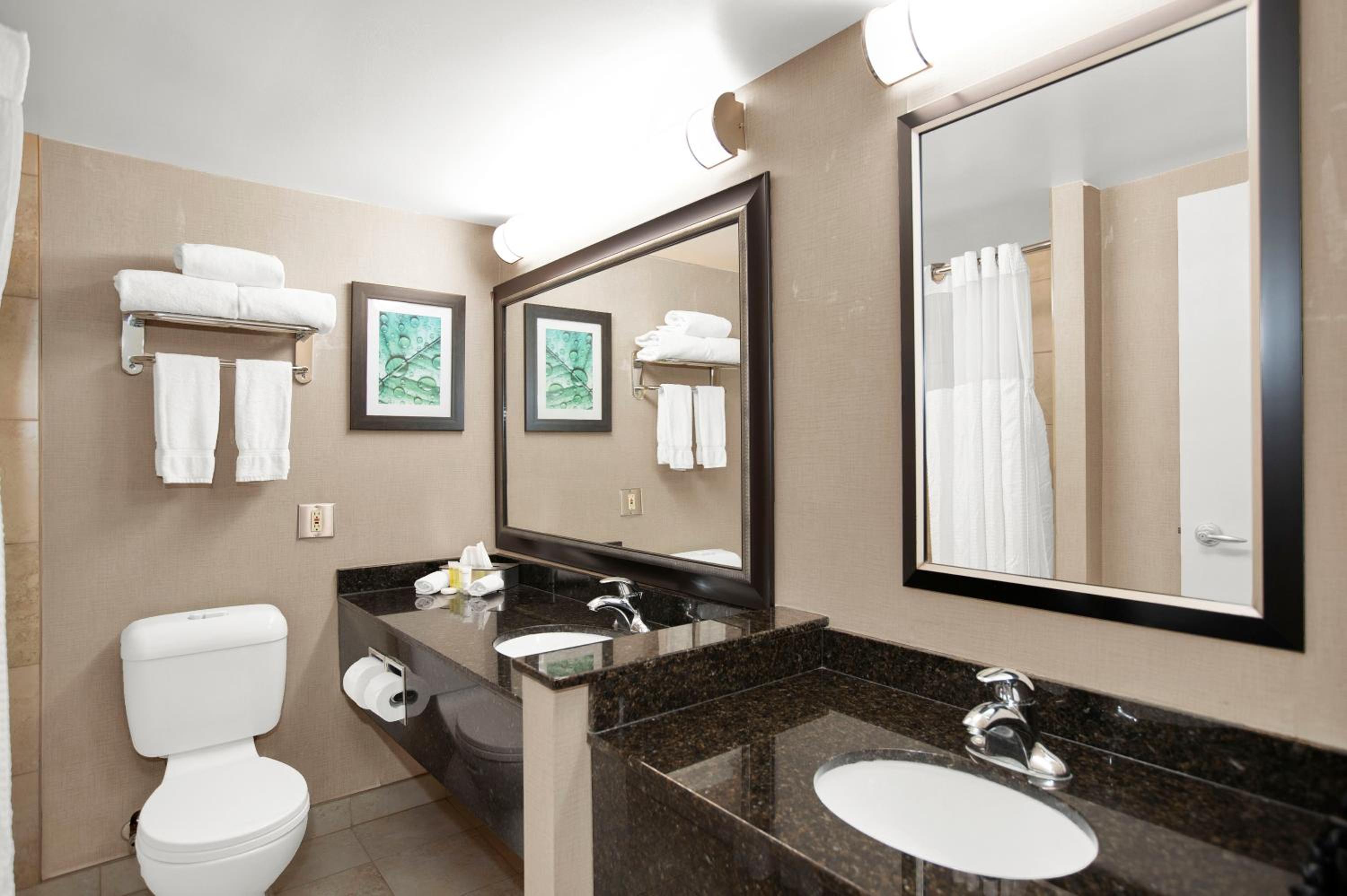 Thunder Bay Vacations - Superior Inn Hotel and Conference Centre Thunder Bay - Property Image 72