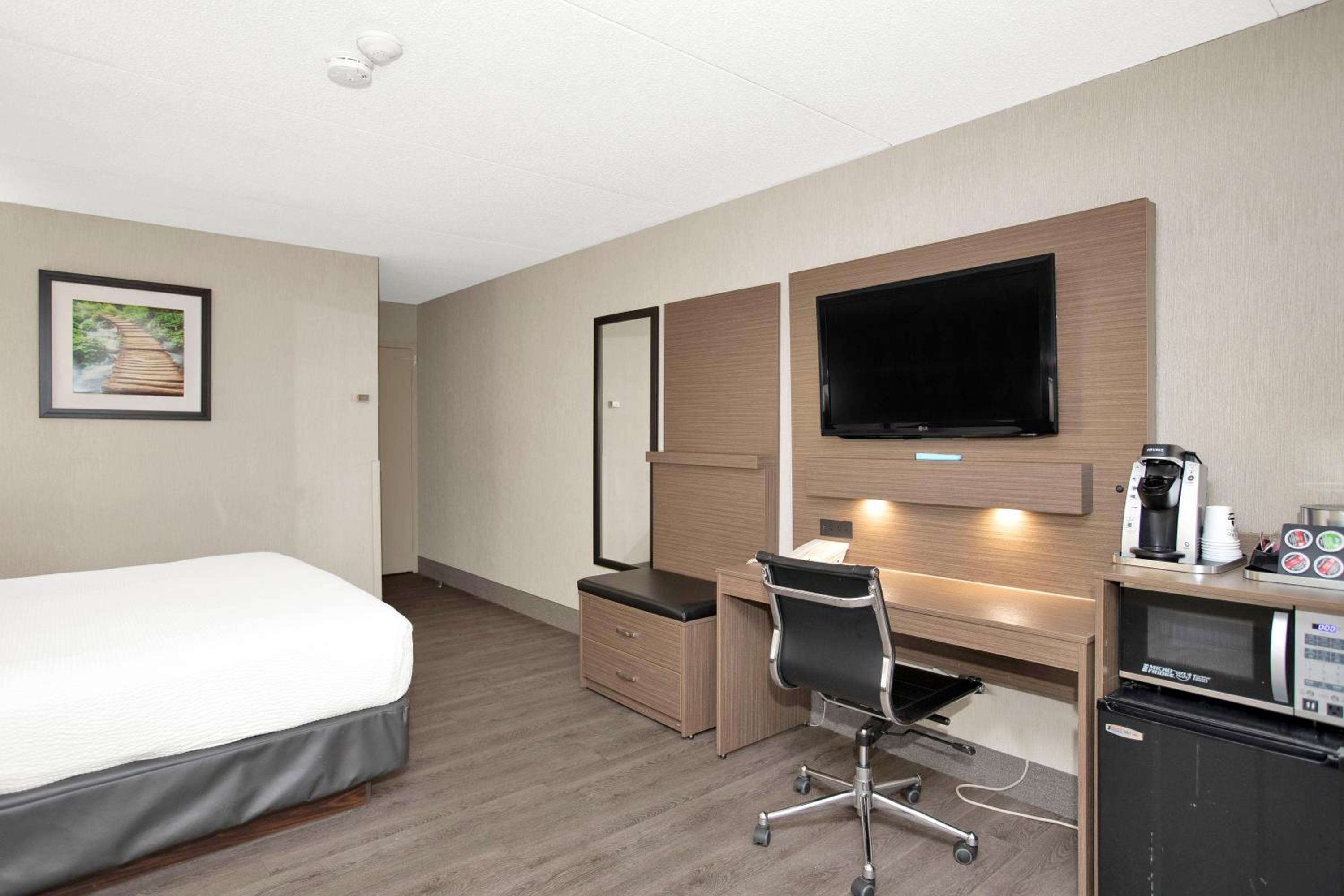 Thunder Bay Vacations - Superior Inn Hotel and Conference Centre Thunder Bay - Property Image 69