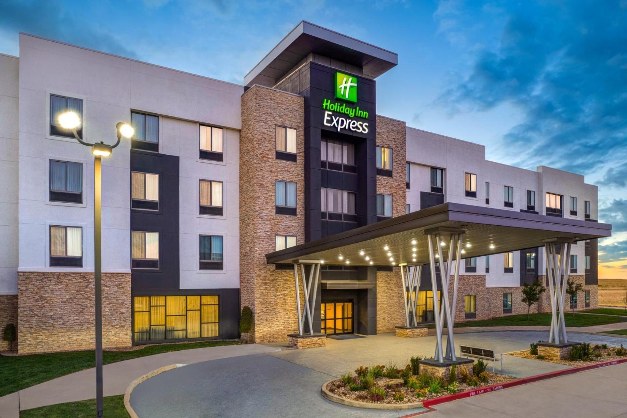 Hotel Holiday Inn Express & Suites Amarillo West, an IHG Hotel - Image 1