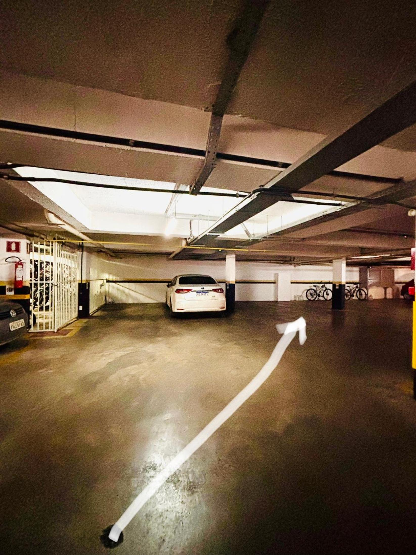 Ap completo com ar e garagem coberta próximo ao metrô