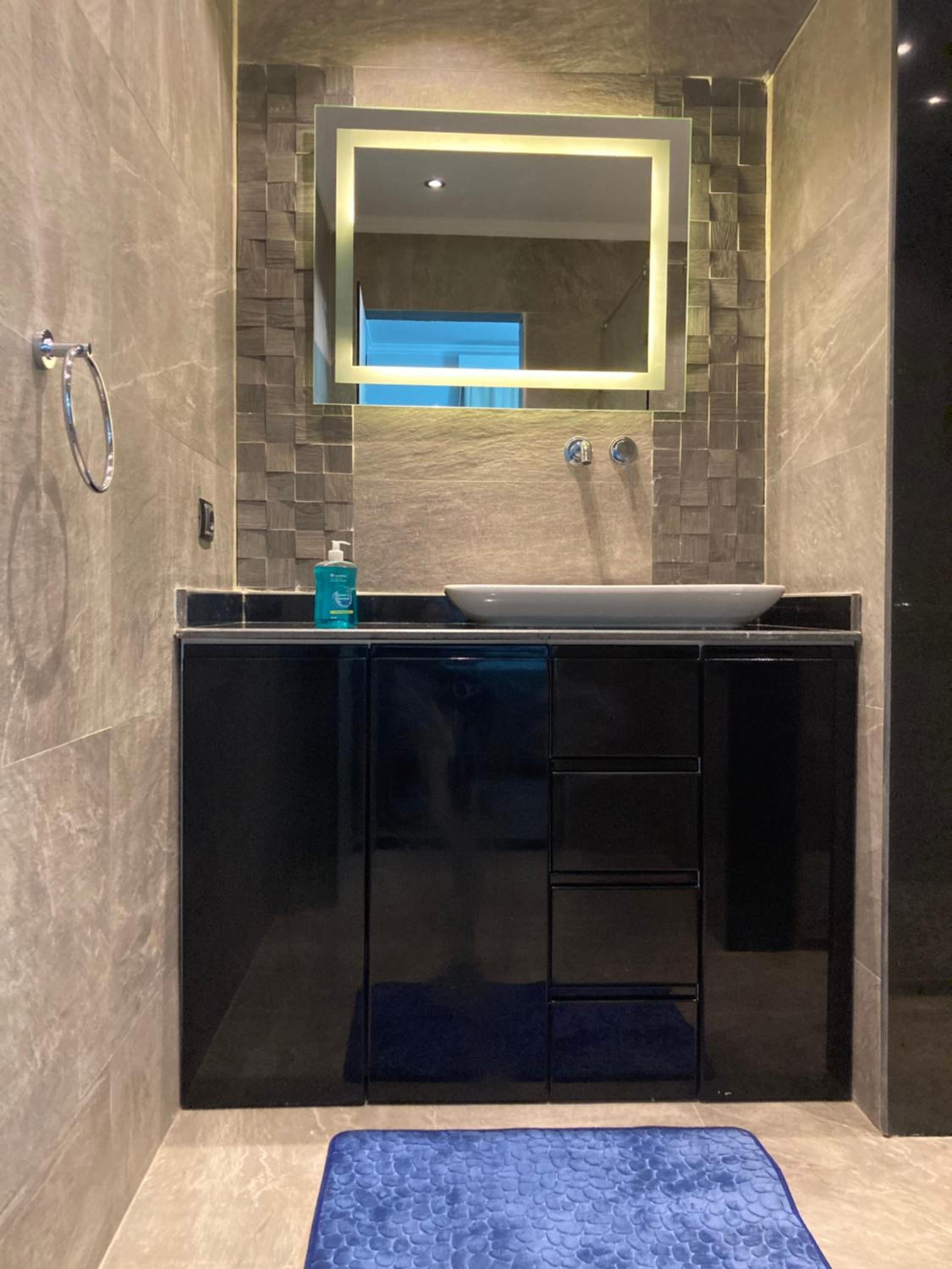 New Modern Apartment