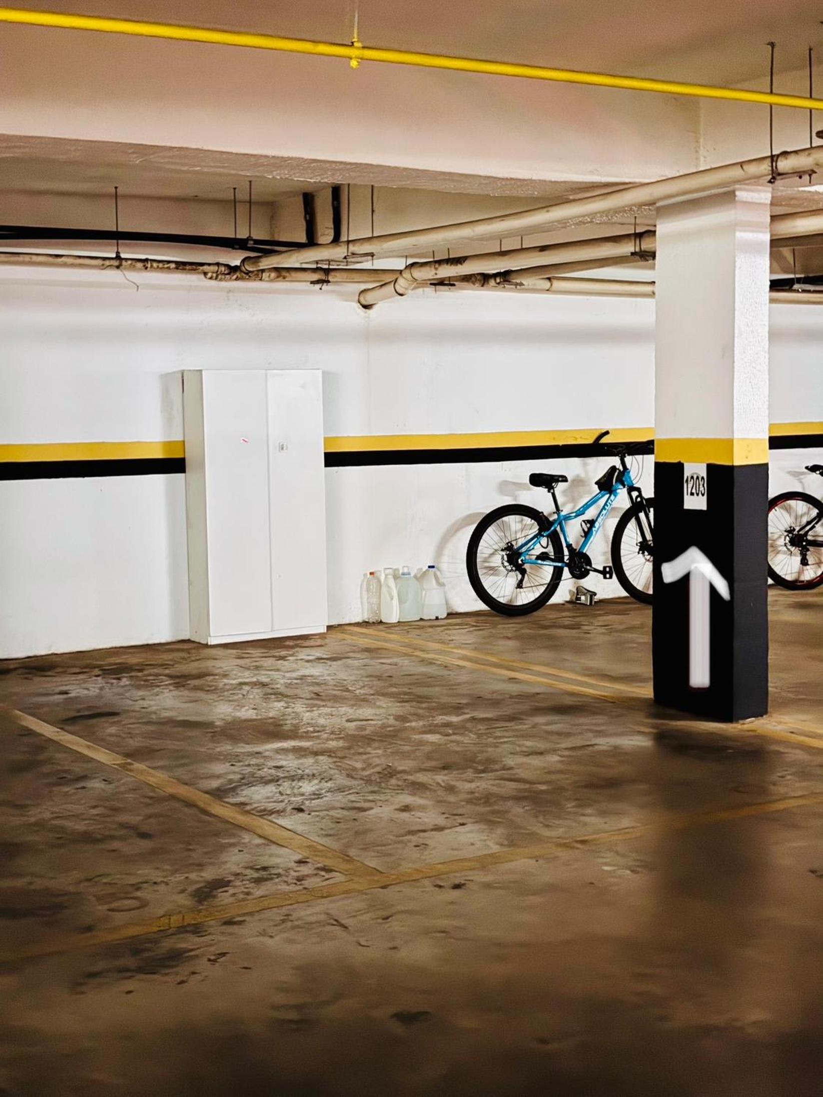 Ap completo com ar e garagem coberta próximo ao metrô