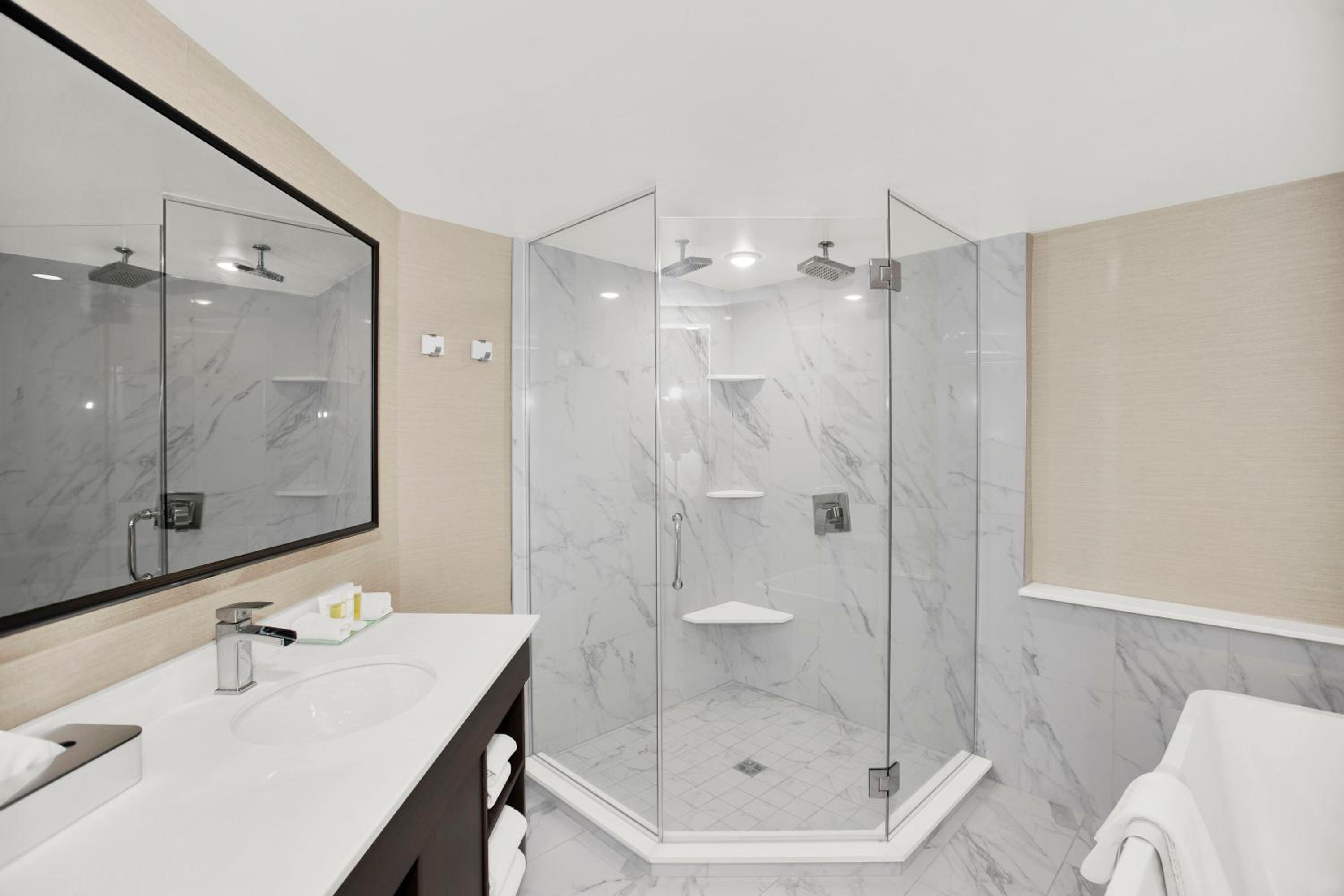 Thunder Bay Vacations - Superior Inn Hotel and Conference Centre Thunder Bay - Property Image 35