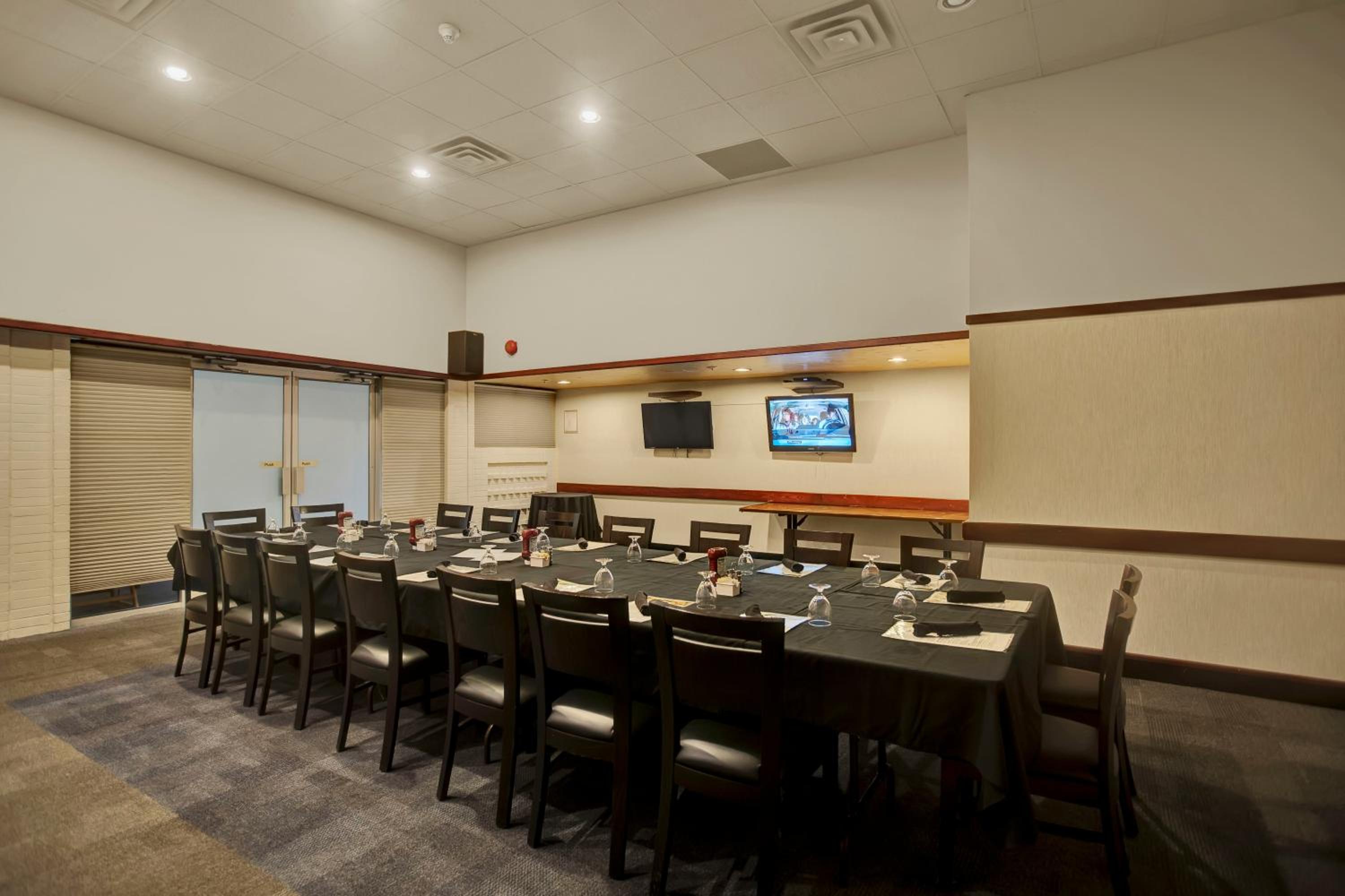 Thunder Bay Vacations - Superior Inn Hotel and Conference Centre Thunder Bay - Property Image 40