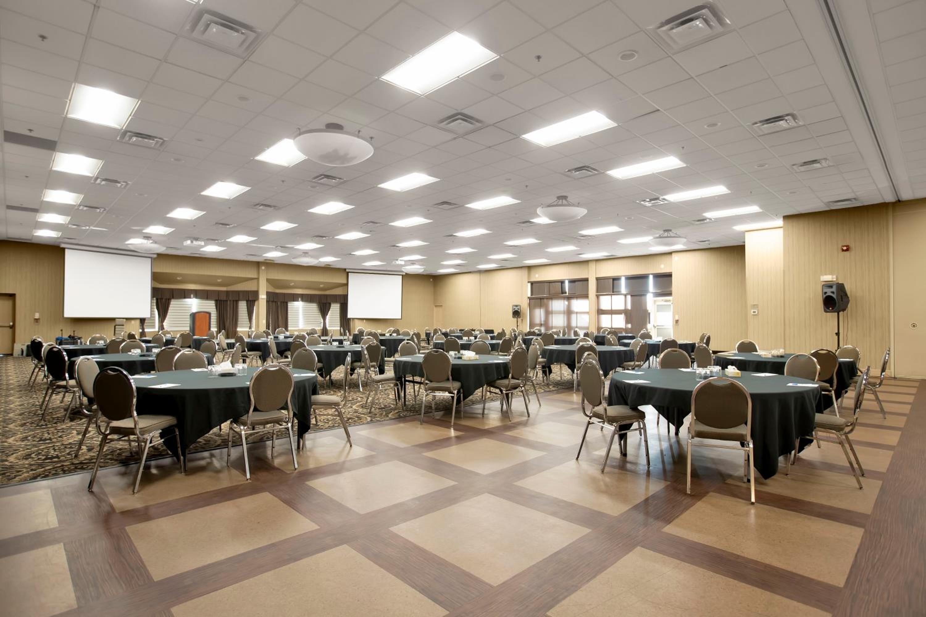 Thunder Bay Vacations - Superior Inn Hotel and Conference Centre Thunder Bay - Property Image 111