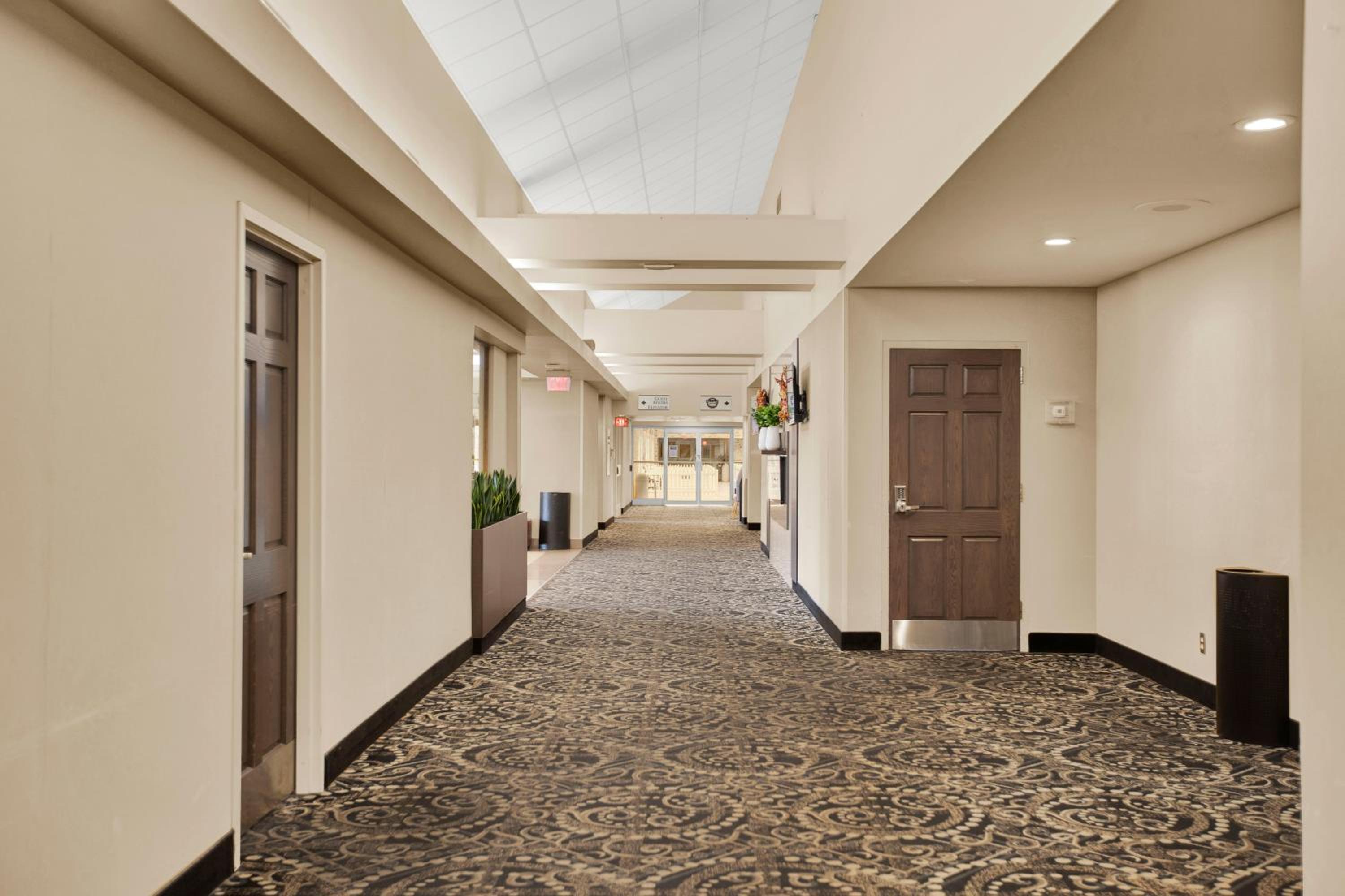 Thunder Bay Vacations - Superior Inn Hotel and Conference Centre Thunder Bay - Property Image 54