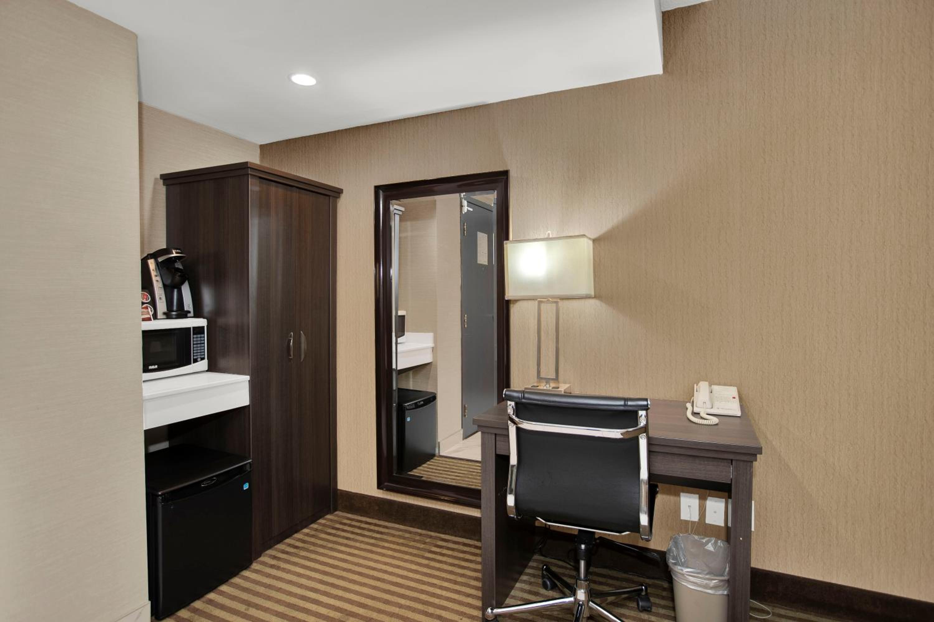 Thunder Bay Vacations - Superior Inn Hotel and Conference Centre Thunder Bay - Property Image 91