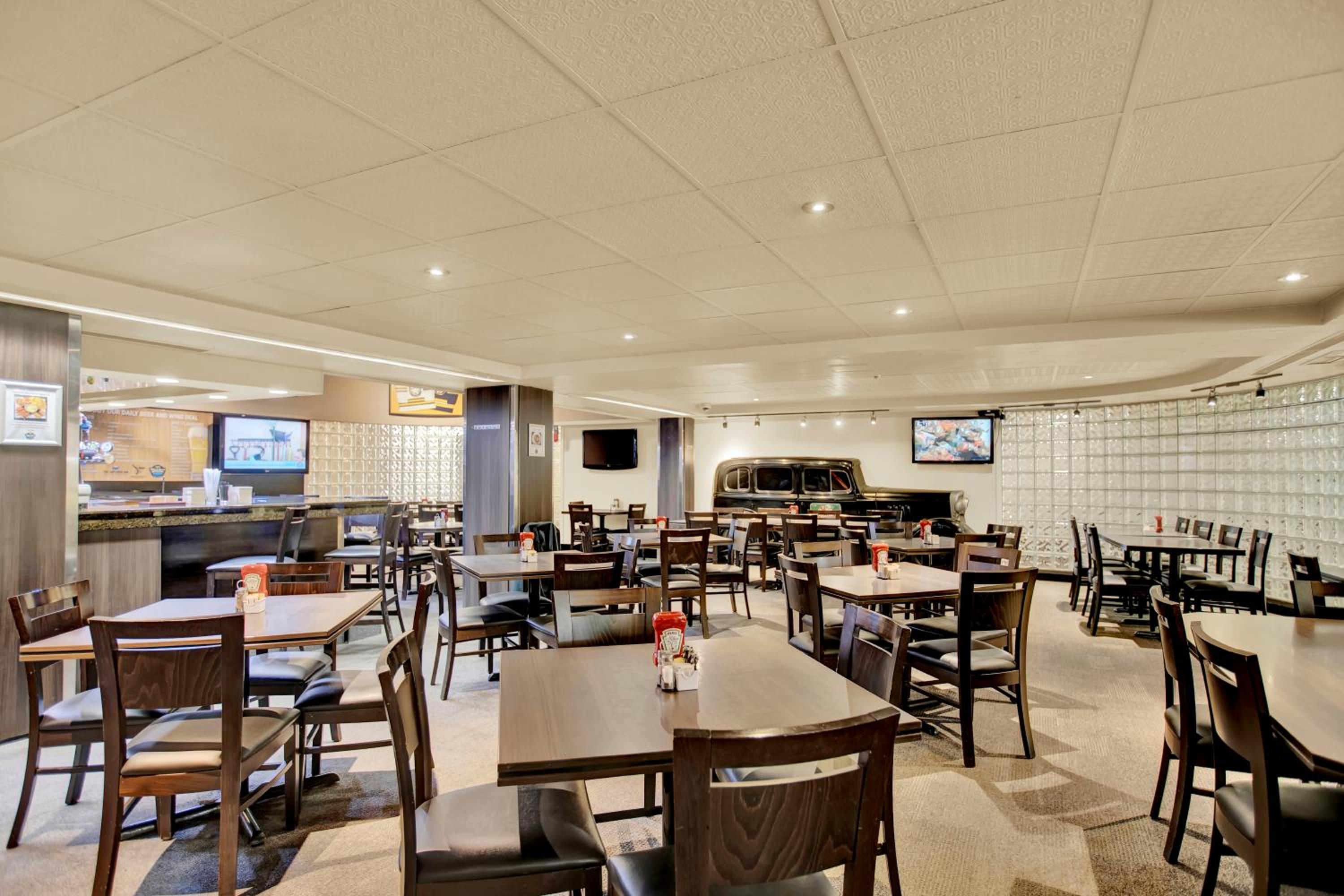 Thunder Bay Vacations - Superior Inn Hotel and Conference Centre Thunder Bay - Property Image 87