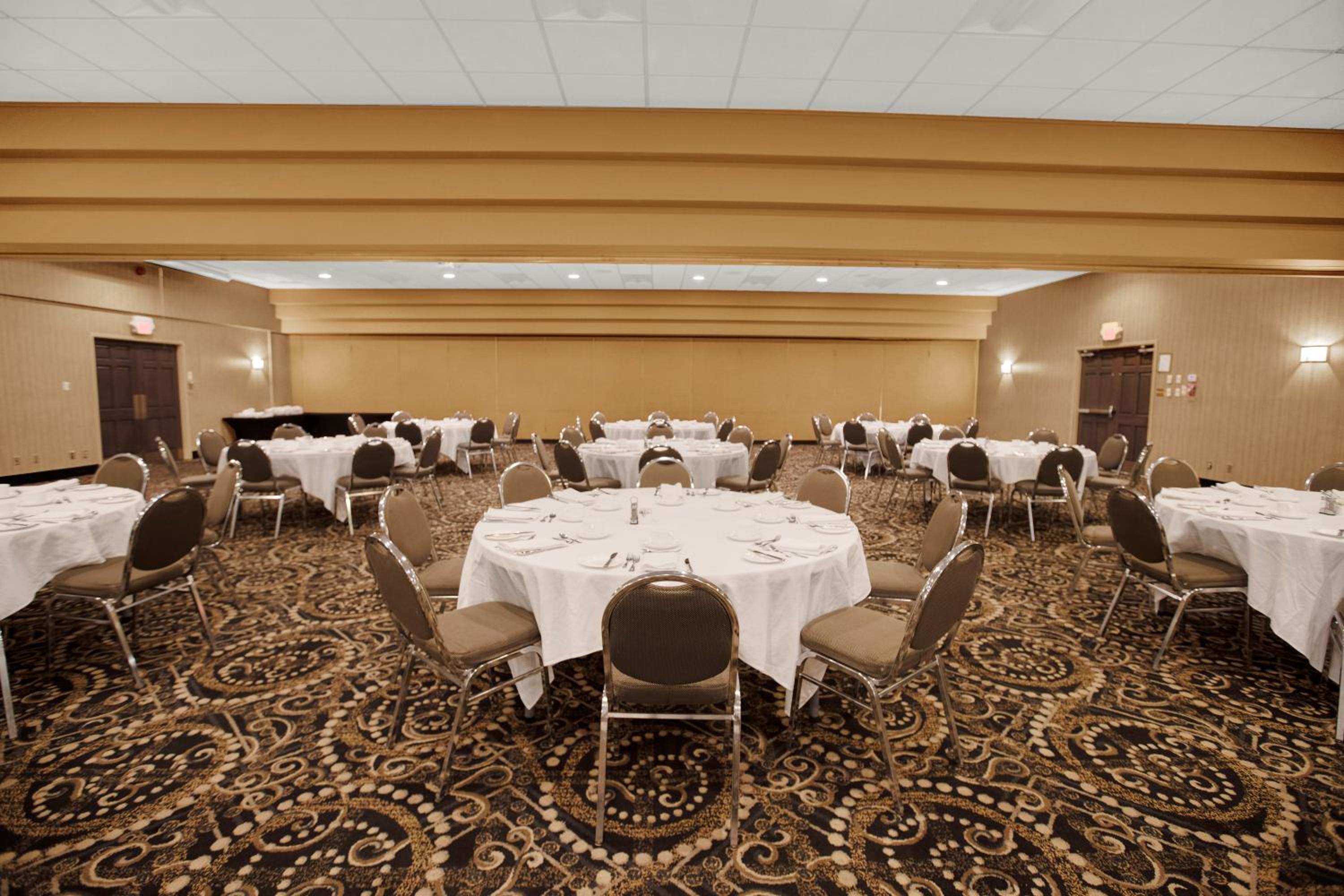 Thunder Bay Vacations - Superior Inn Hotel and Conference Centre Thunder Bay - Property Image 95