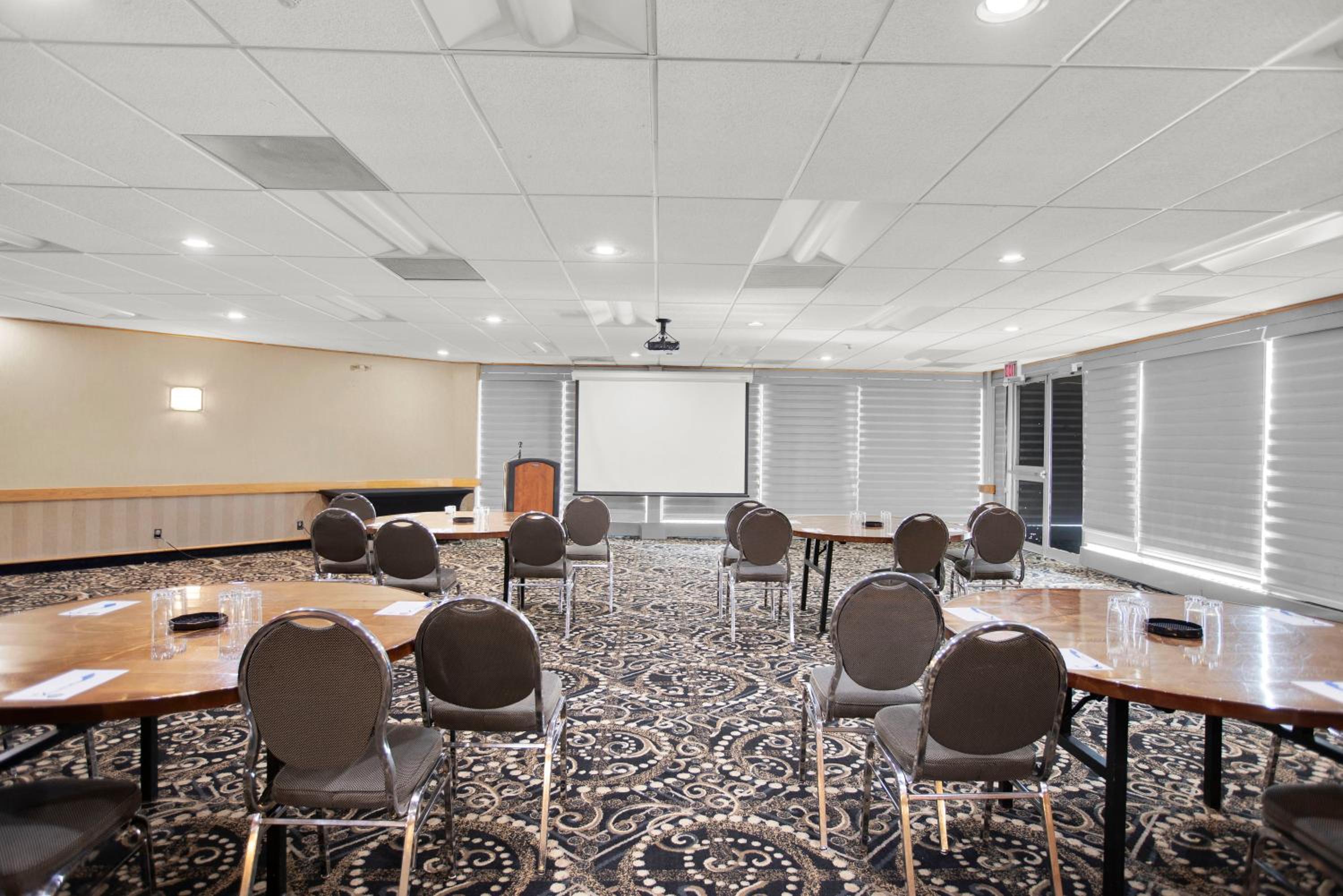 Thunder Bay Vacations - Superior Inn Hotel and Conference Centre Thunder Bay - Property Image 112