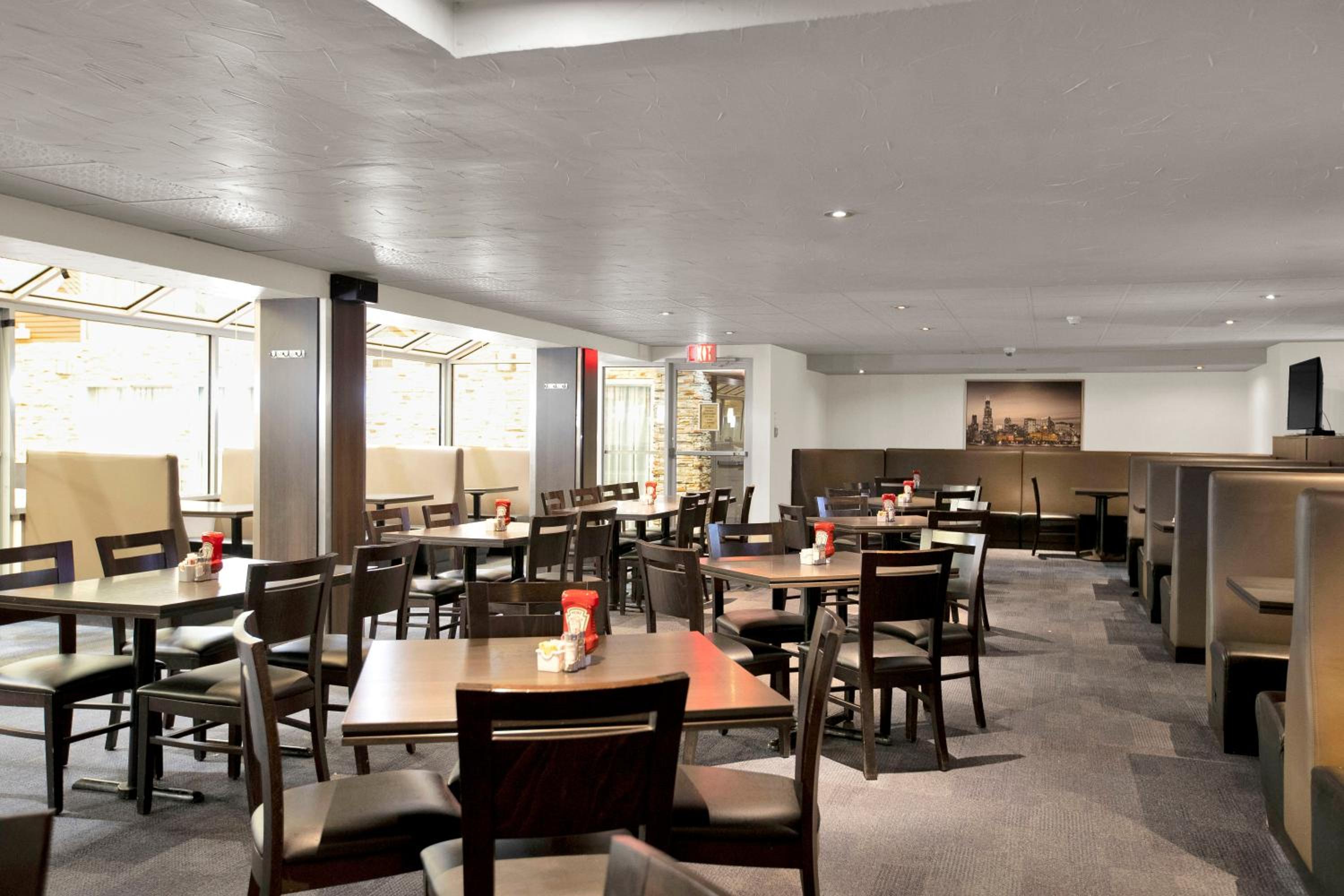 Thunder Bay Vacations - Superior Inn Hotel and Conference Centre Thunder Bay - Property Image 114