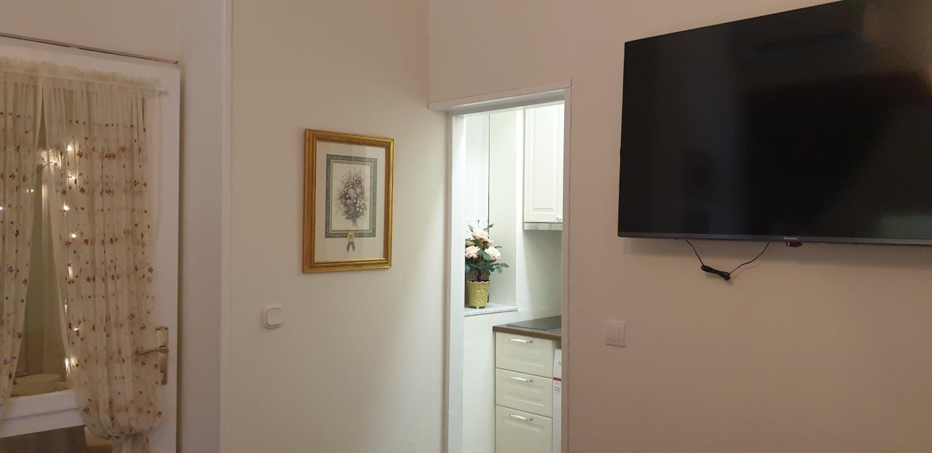 VANSVEL Boutique Apartment 12 view 5