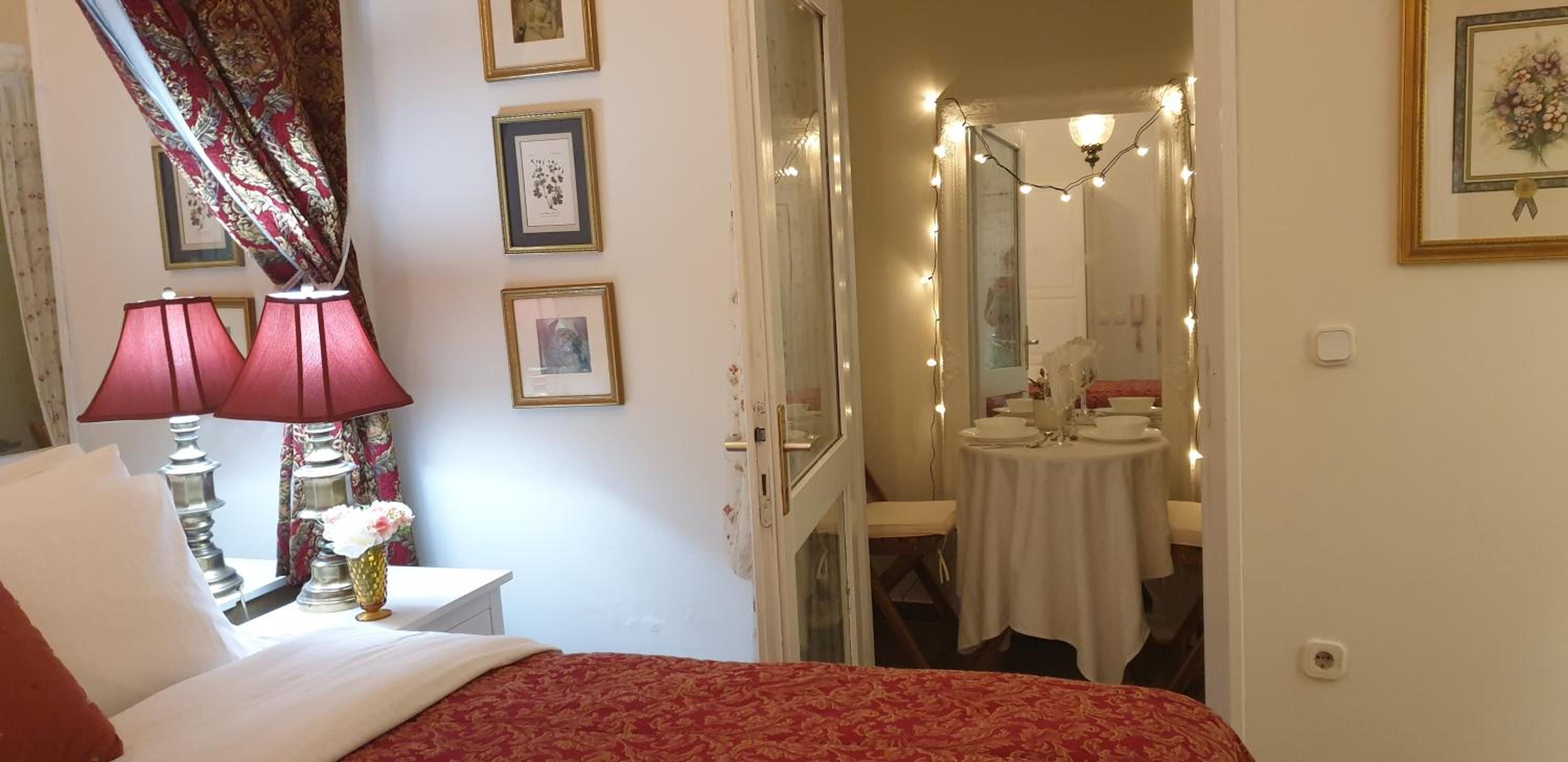 VANSVEL Boutique Apartment 12 view 3