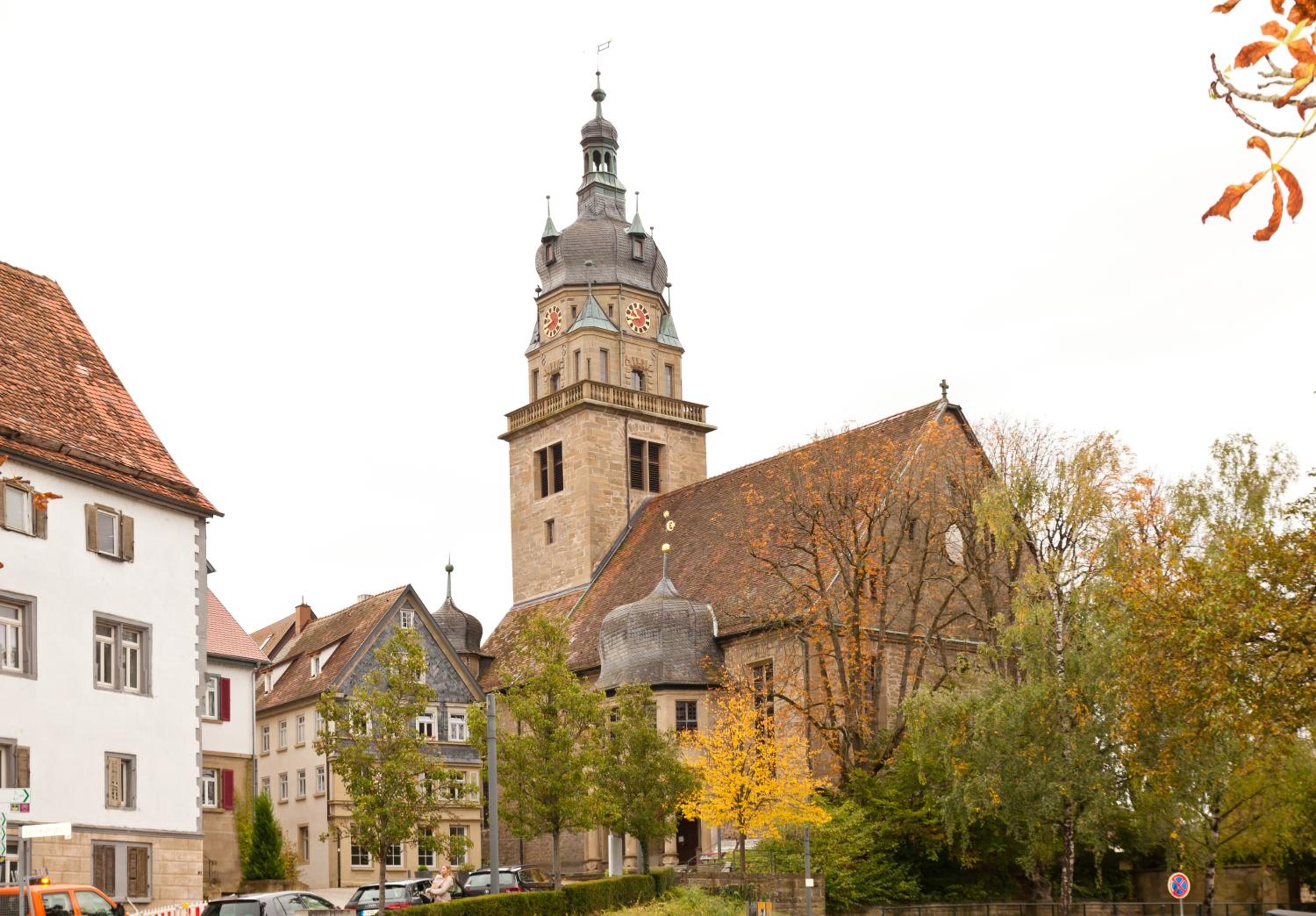 Neben der Kirche