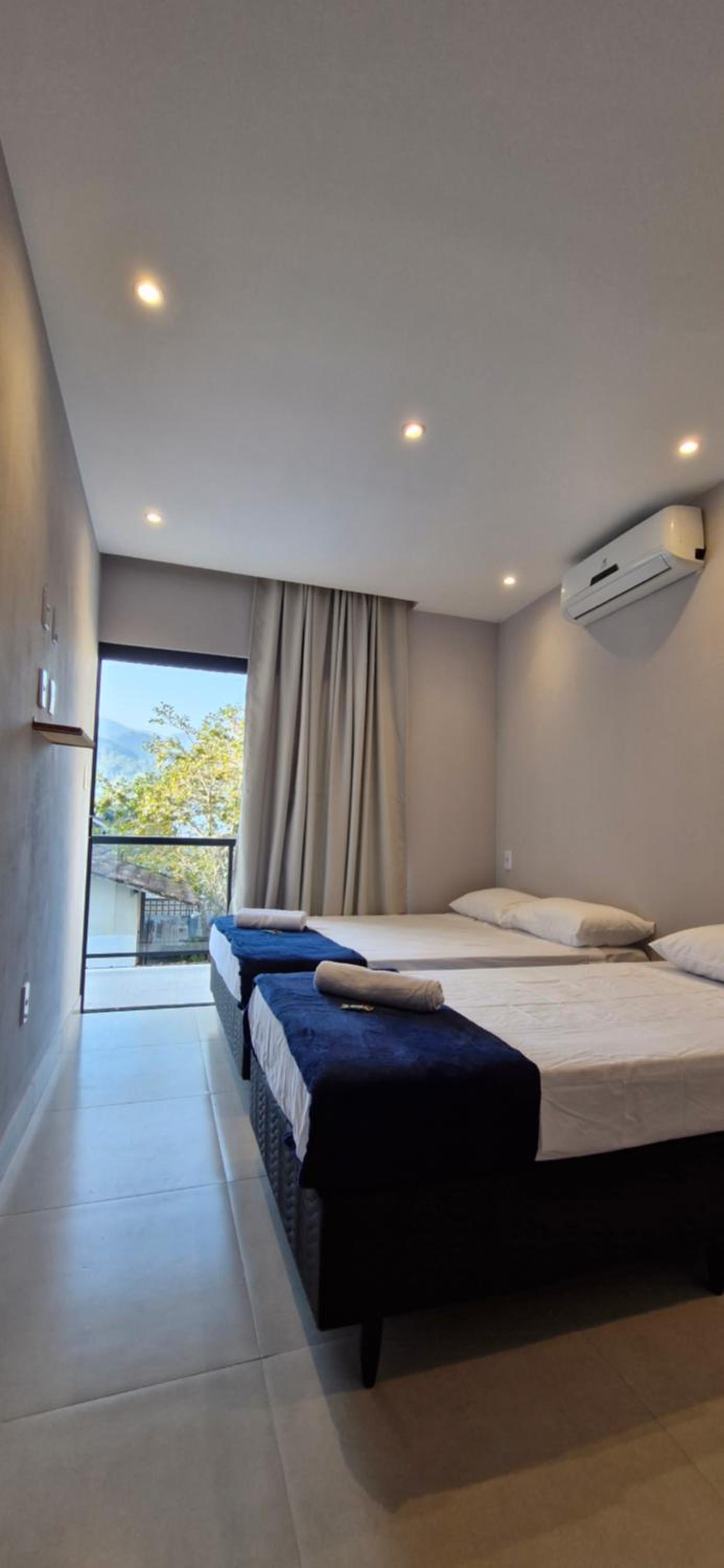 Casa em Paraty com 4 Suítes, Piscina e Churrasqueira Próximo Praias