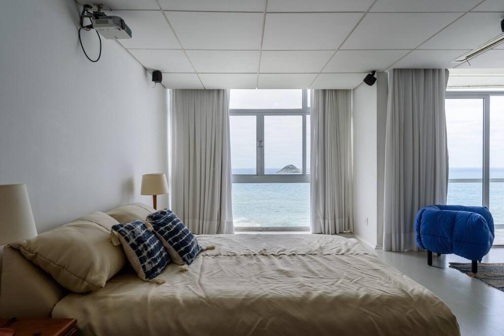 Praia da Joatinga, triplex luxo sobre o mar