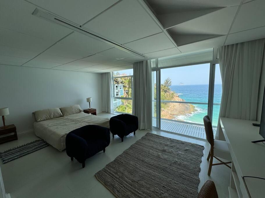 Praia da Joatinga, triplex luxo sobre o mar